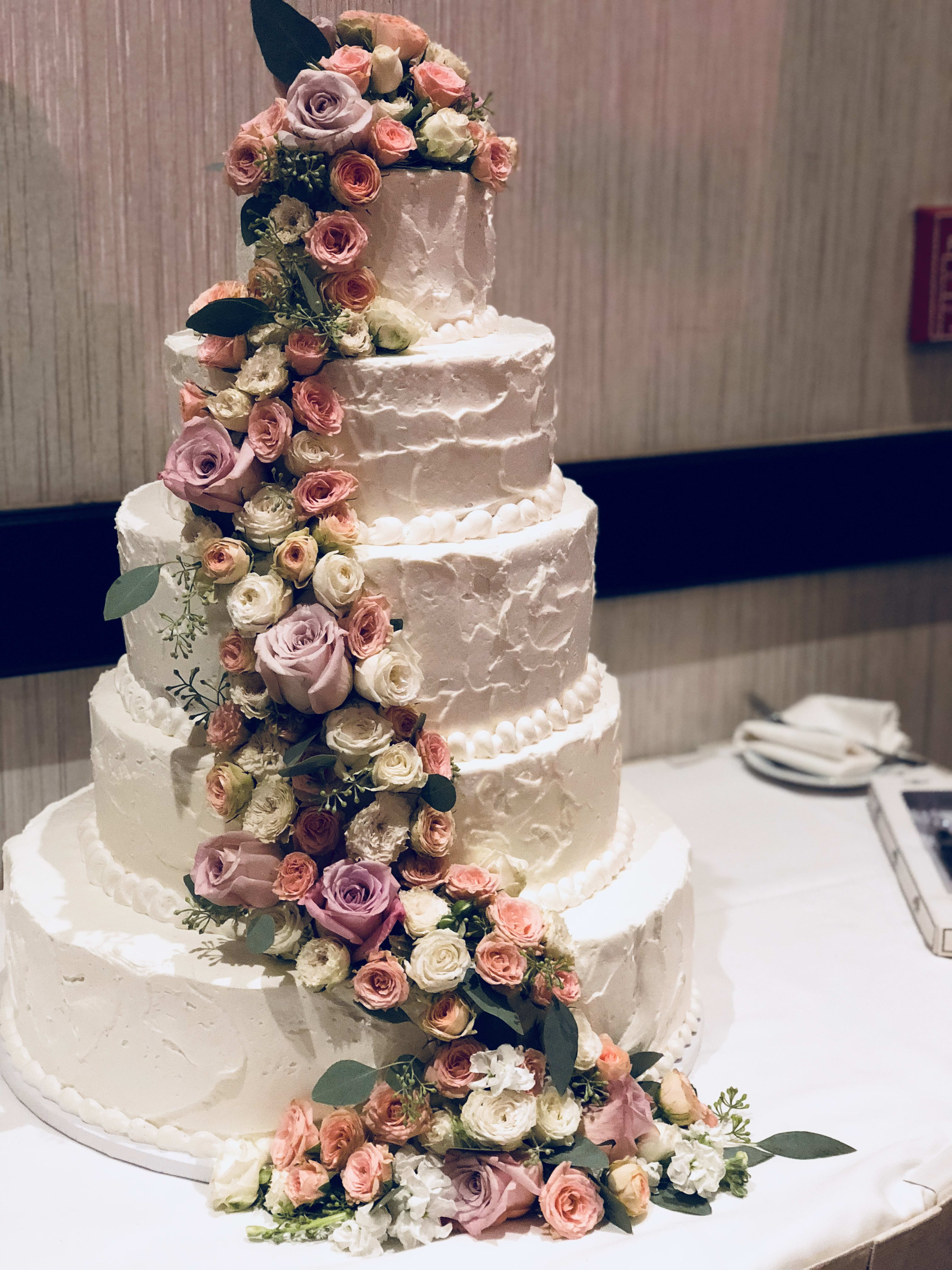 Wedding Cake Flowers in Rancho Cucamonga, CA Tommy Austin Florist