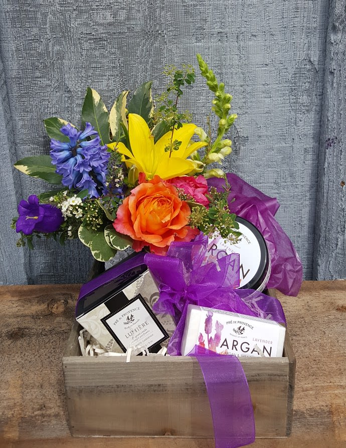 The Perfect Gift For Her in Hamilton, MT | Flower Happy ...