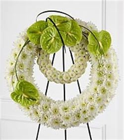 EXOTIC DOUBLE WHITE ANTHERIUM WREATH - EXOTIC DOUBLE WHITE ANTHERIUM WREATH 