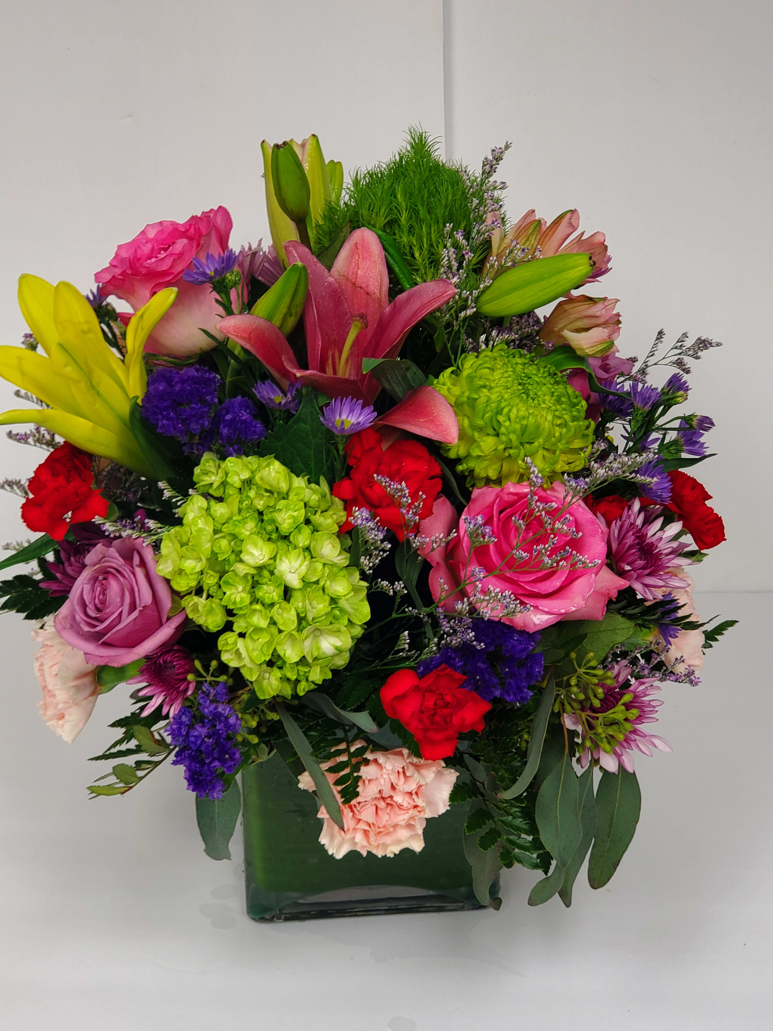 Cheer me up! Cheer me up! - Vibrant colors that is guaranteed to light up the face of the recipient.