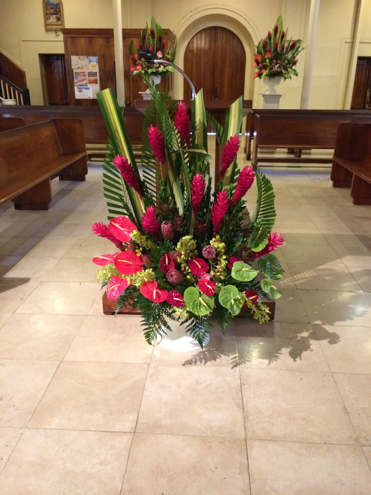 Grand Tropical Arrangement SL10030 in Honolulu, HI Flower Fair
