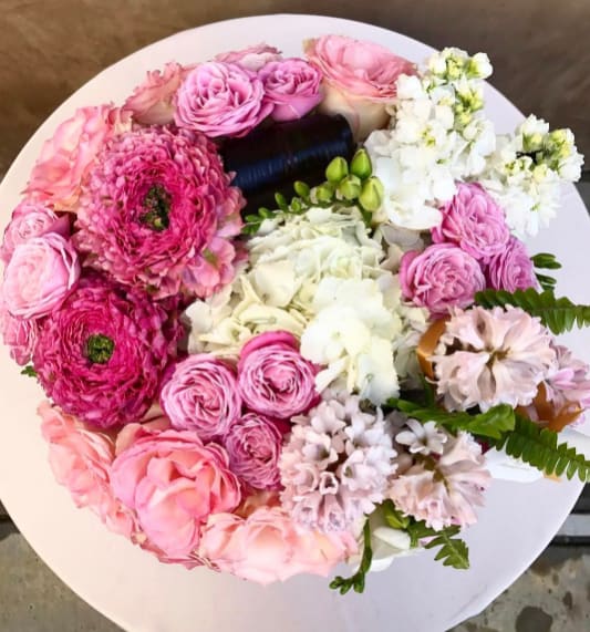 Josephine mix bouquet - Gorgeous and lush bouquet arrangement. Our Josephine will put a smile on your loved one. 