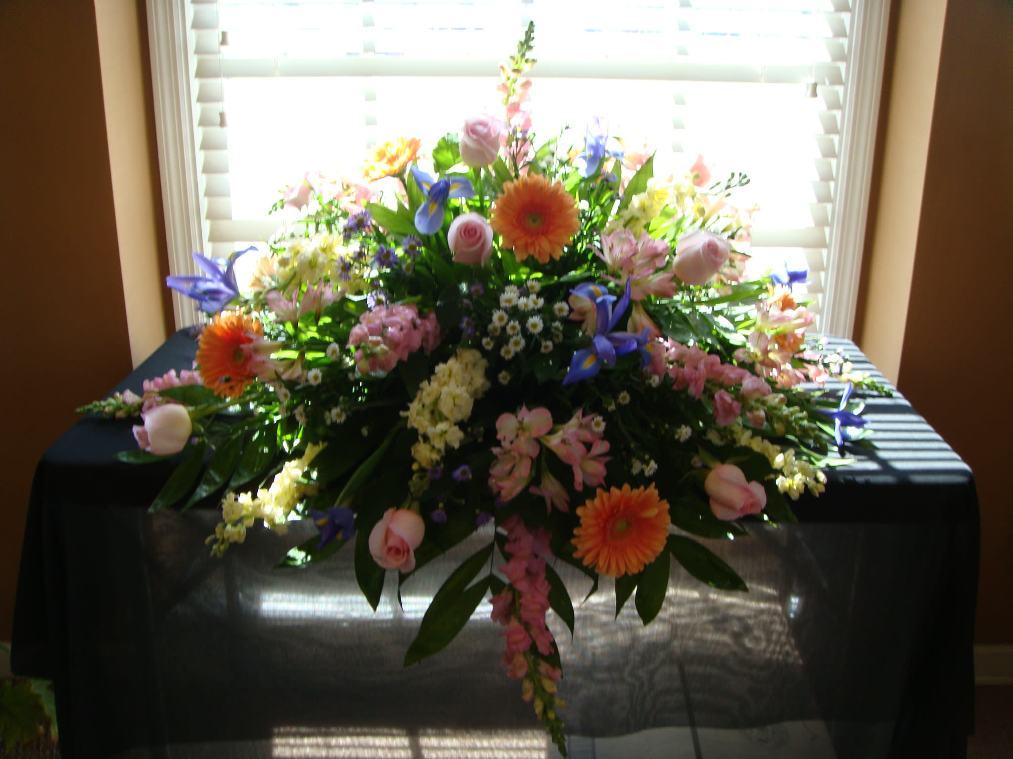 Casket Cover Of Peach,Pinks, Yellows &amp; Purple - Casket Cover Of Peach,Pinks, Yellows &amp; Purple