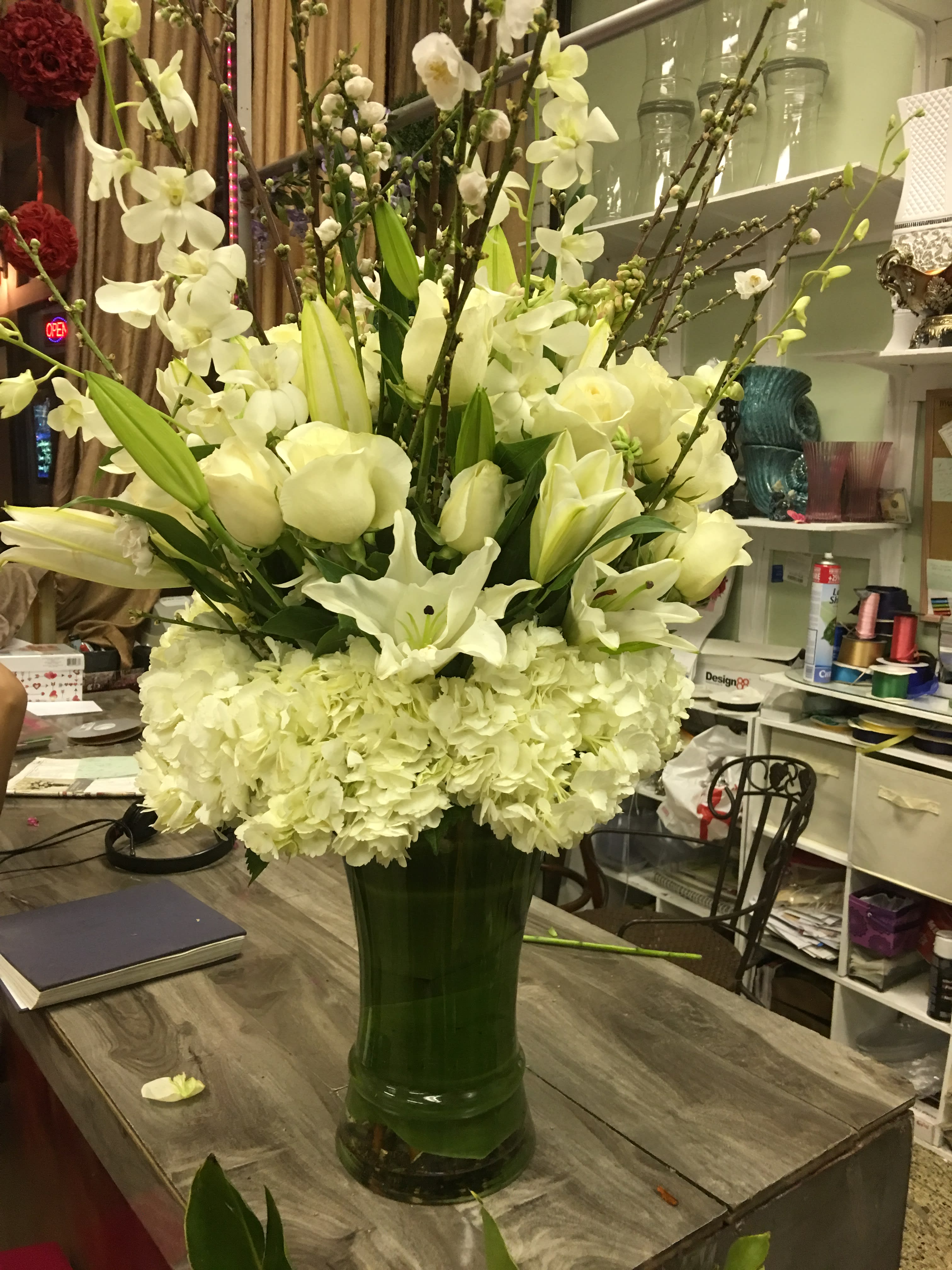 Blanc Fleur - White Hydrangea, Vendela Rose, Dandrobium Orchid