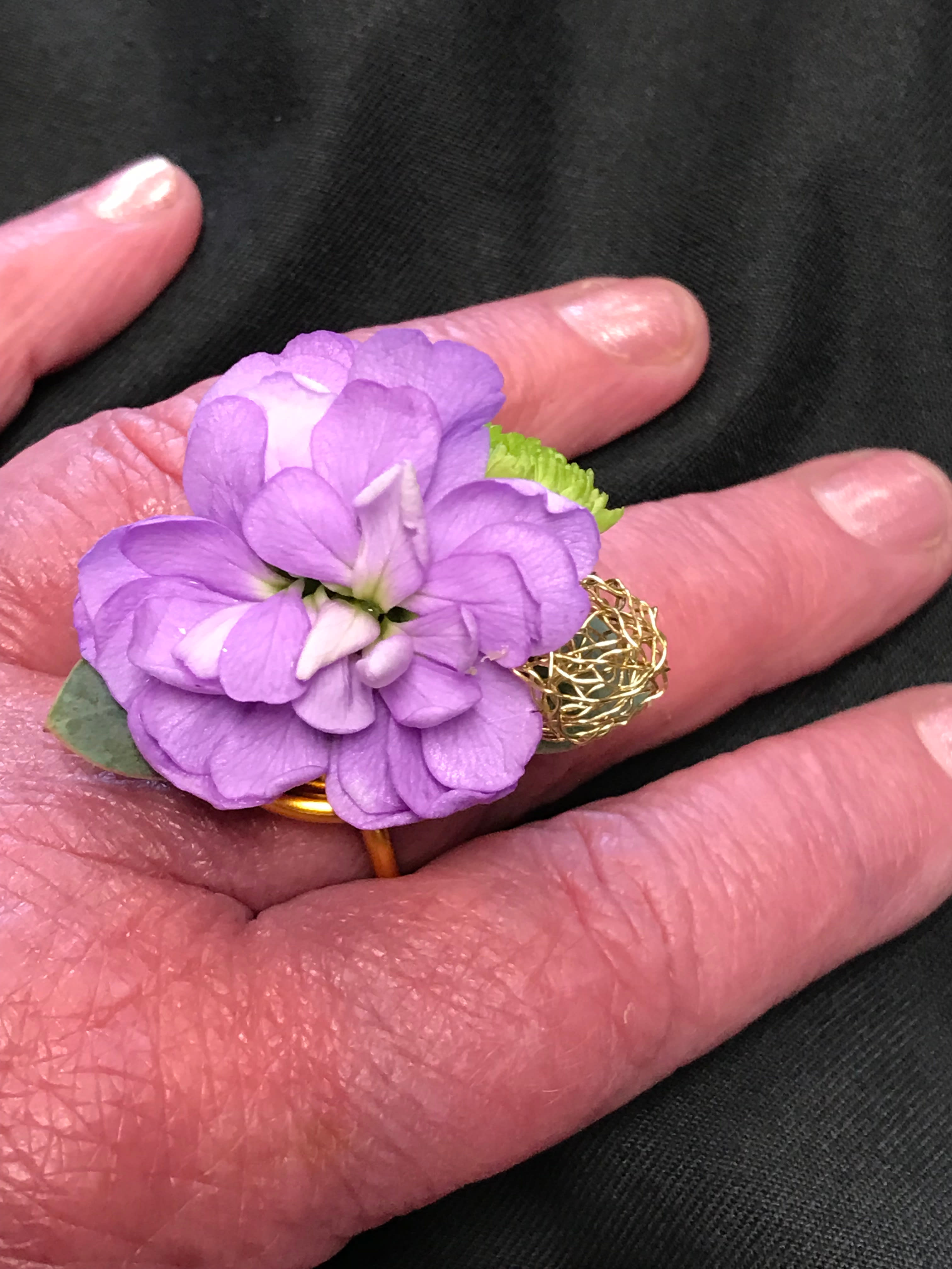 Fresh flower ring online