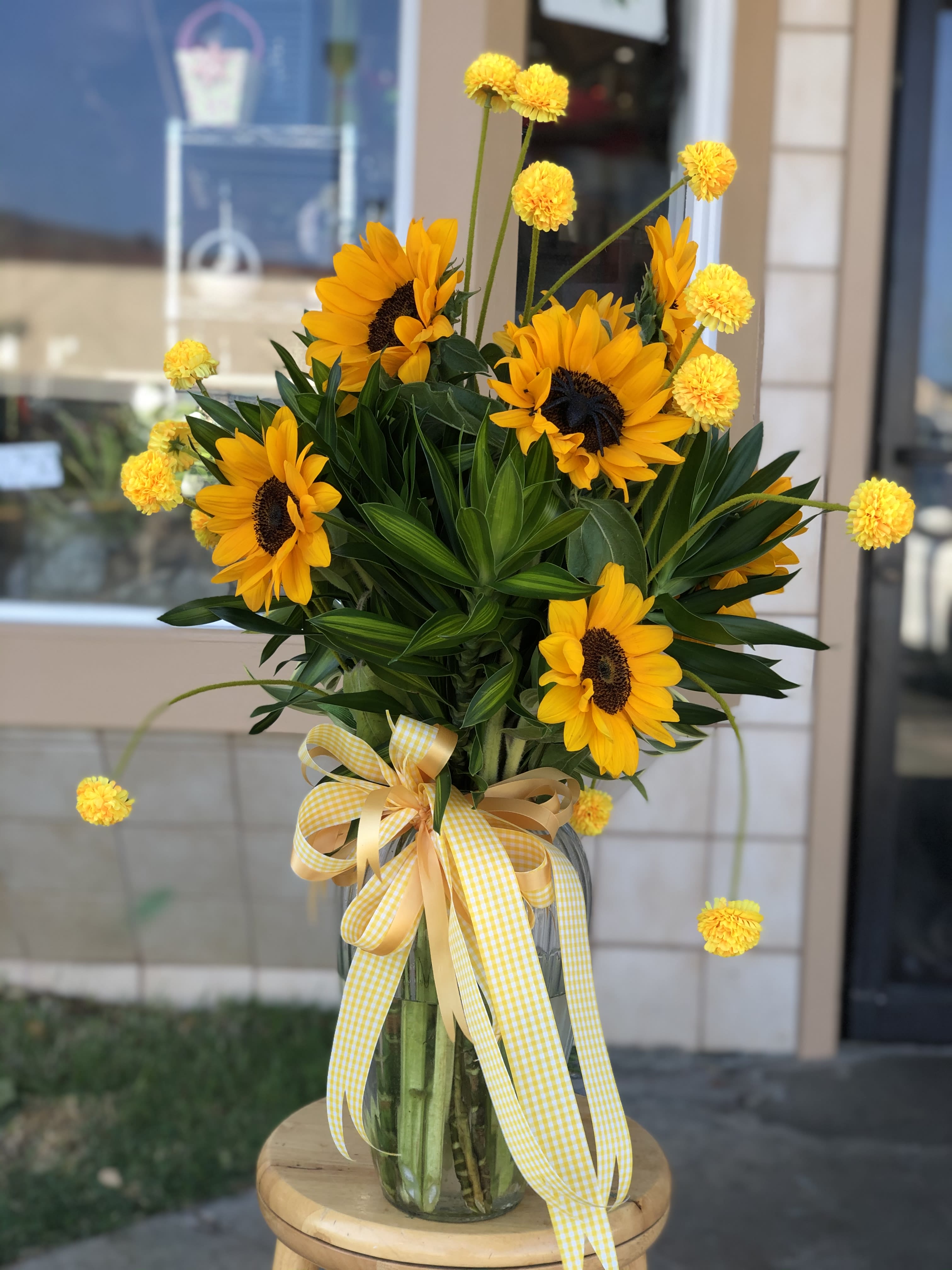 Happy Hawaiian Sunshine In Honolulu Hi Marina Florist Hawaii Kai happy hawaiian sunshine in honolulu hi marina florist hawaii kai