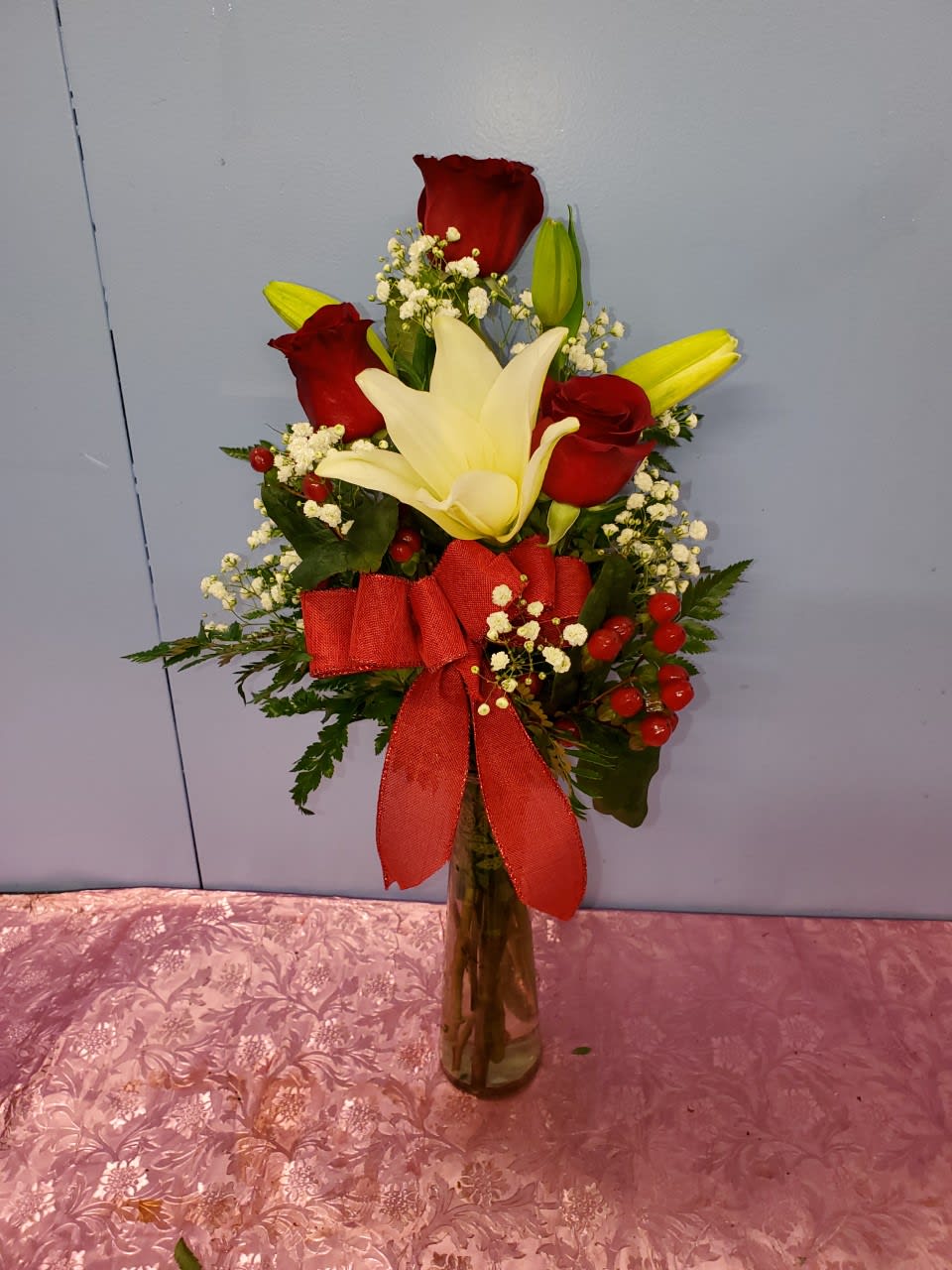 bud vase red roses in Pasadena, TX | The Chocolate Rose