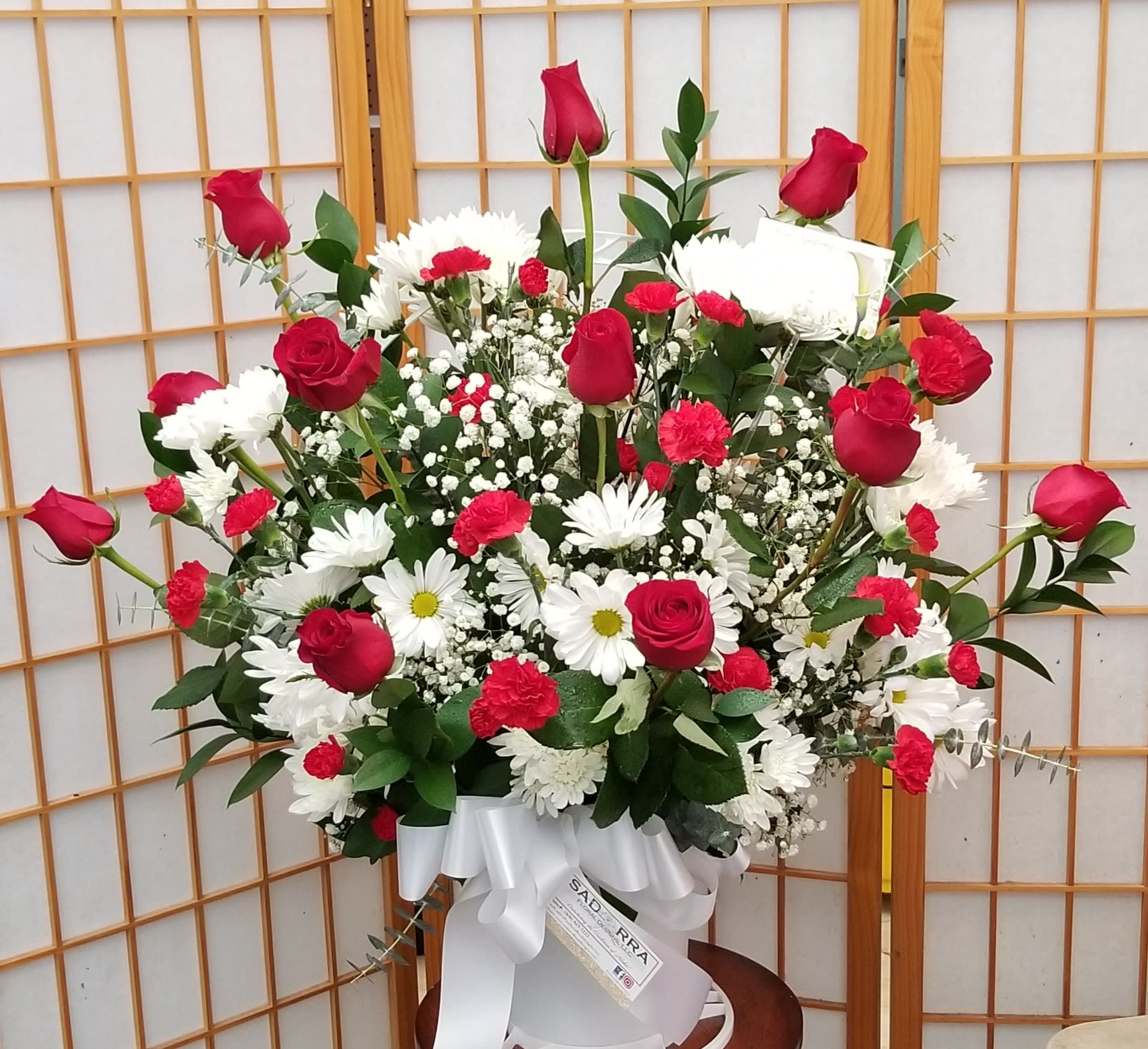 Large Dozen Rose Basket Style1 in Keaau, HI Sadorra Floral