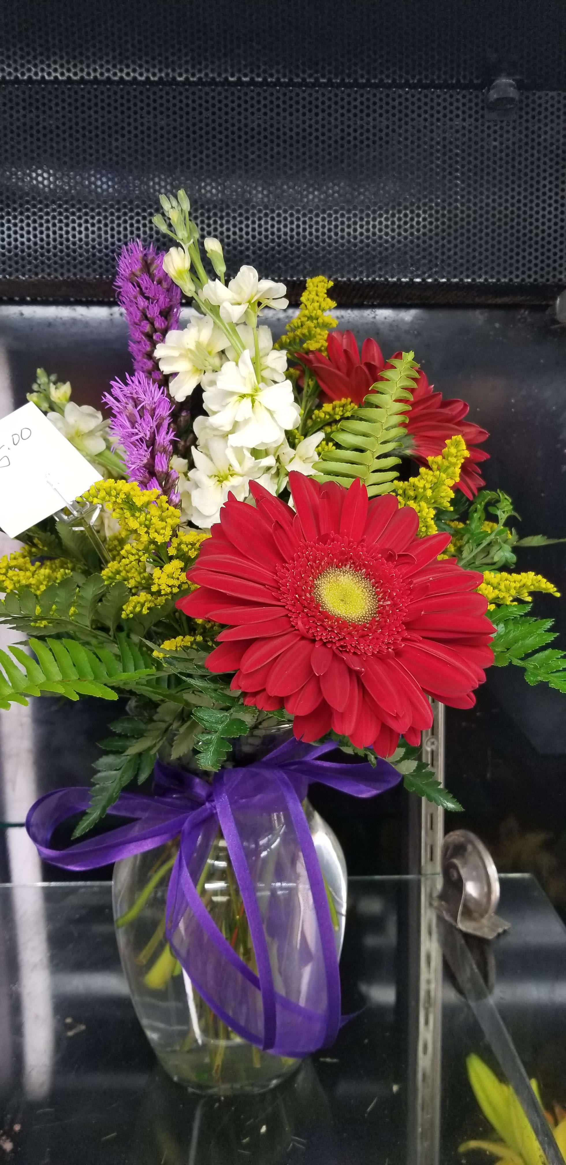Mixed Flowers in a vase in Aiken, SC Ivy Cottage Flowers & Gifts