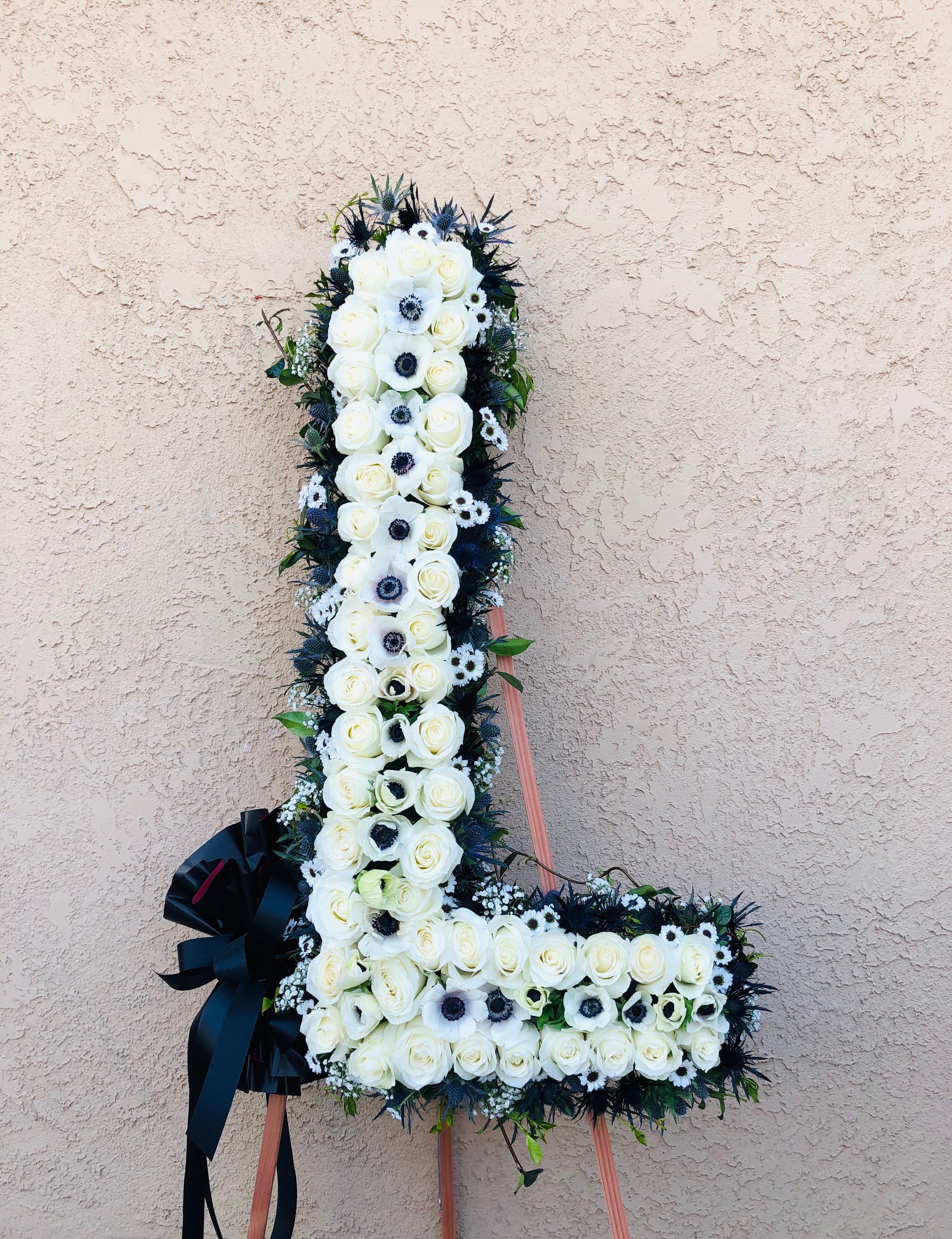 Floral Letter - Fresh floral letter is a nice gift for many occasions. CUSTOMER CAN CHOOSE ANY LETTER OR NUMBER AND ANY COLOR.