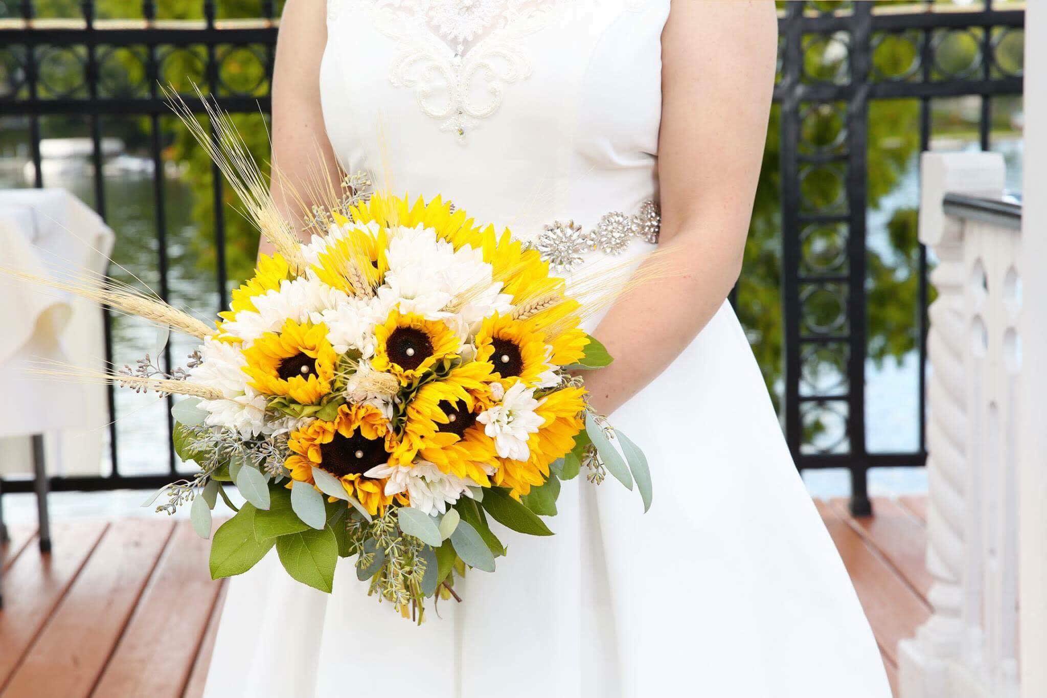 Bridal Bouquet Sunflowers daisies