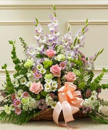 Basket In Pastel Basket In Pastel - Basket In Pastel is Beautiful for de funeral servise