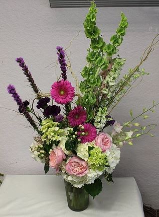 CFE116 CFE116 - Large Arrangement of High End Flowers in Purples, Pinks and White