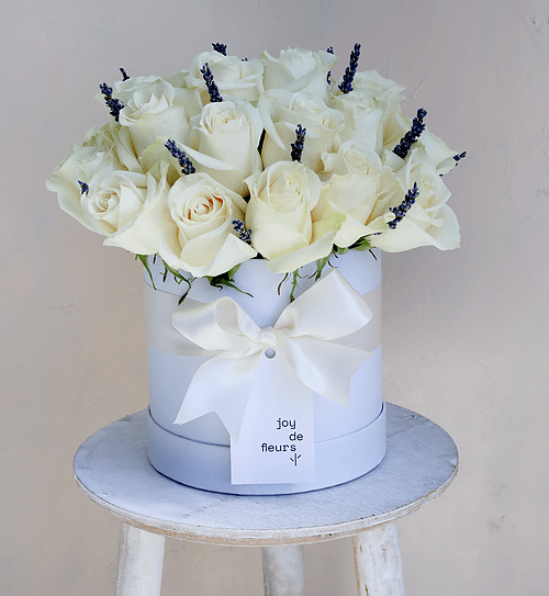 Petite Roses Box In Jupiter Fl Joy De Fleurs