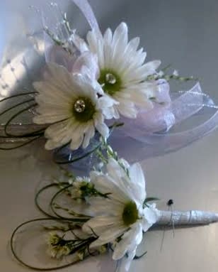 Daisy wrist corsage deals