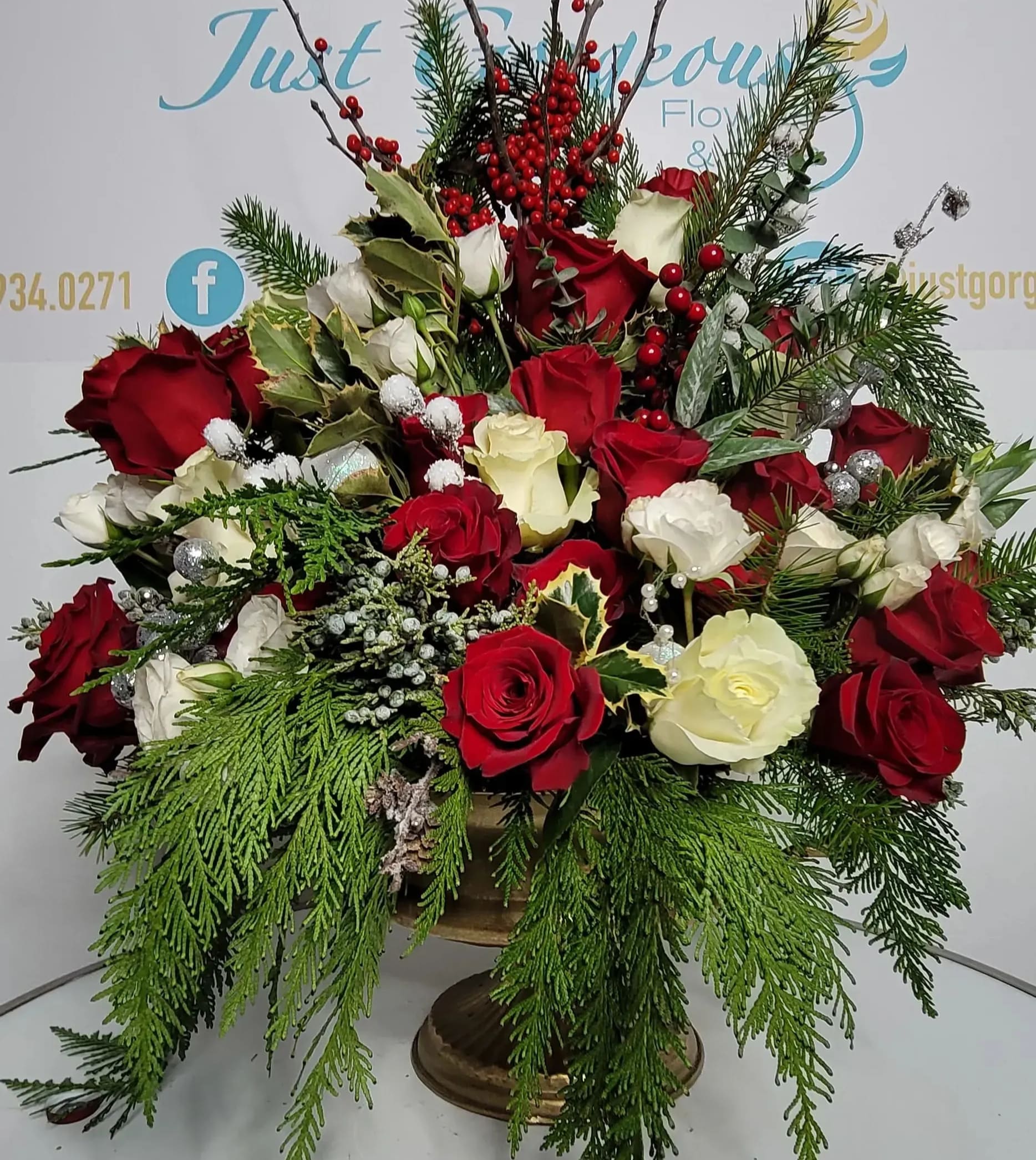 Christmas Centerpiece In Toluca Lake Ca Just Gorgeous Flowers Gifts