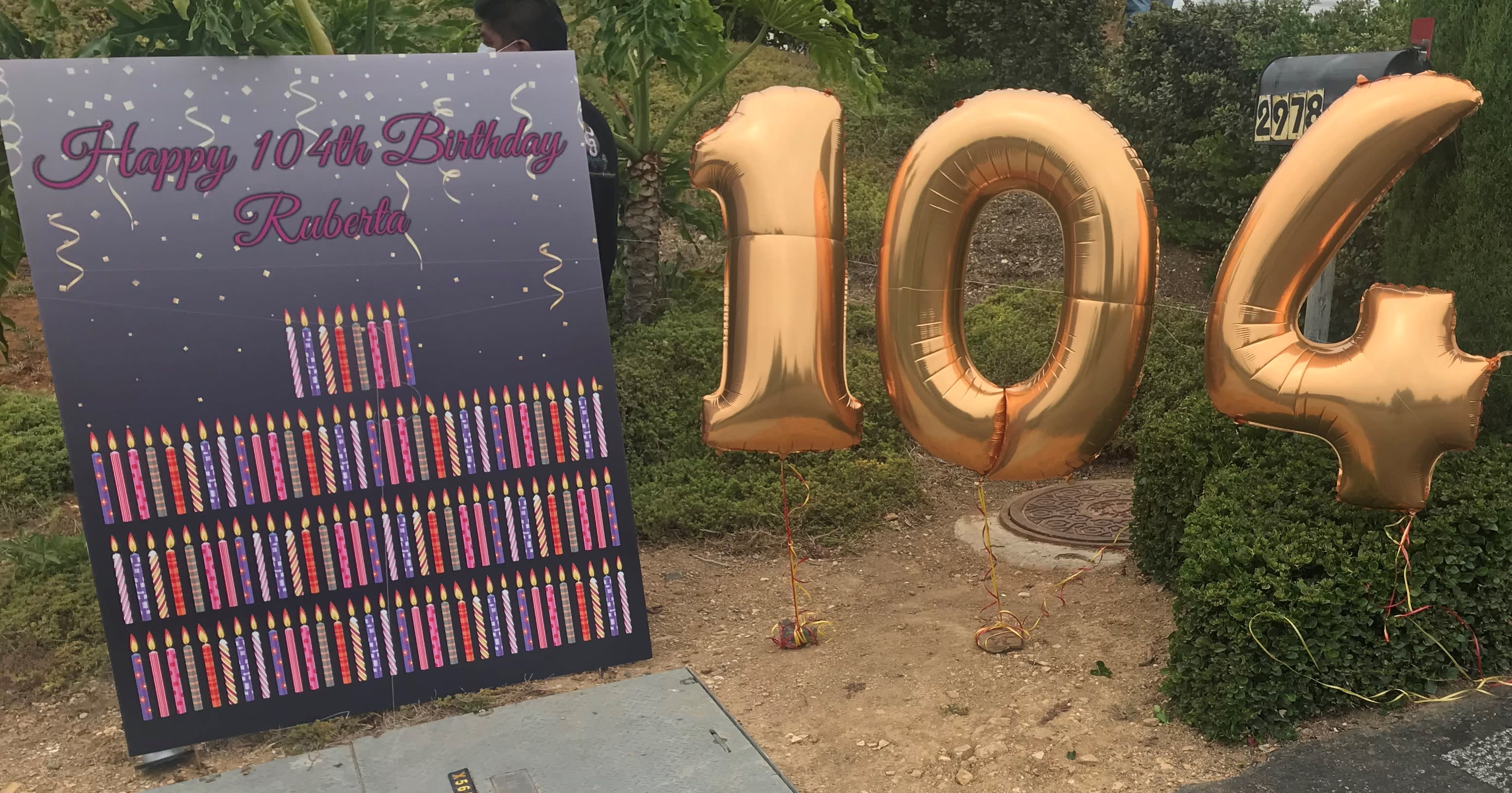 Foil Number Balloons In Toluca Lake Ca Just Gorgeous Flowers Gifts