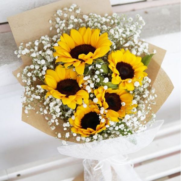 Sunflowers and baby's breath