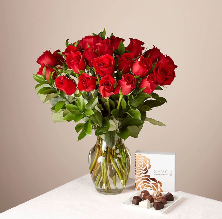 Love Story And Chocolates Gift Set In Phoenix Az Lush Bouquet Flowers Downtown Phx