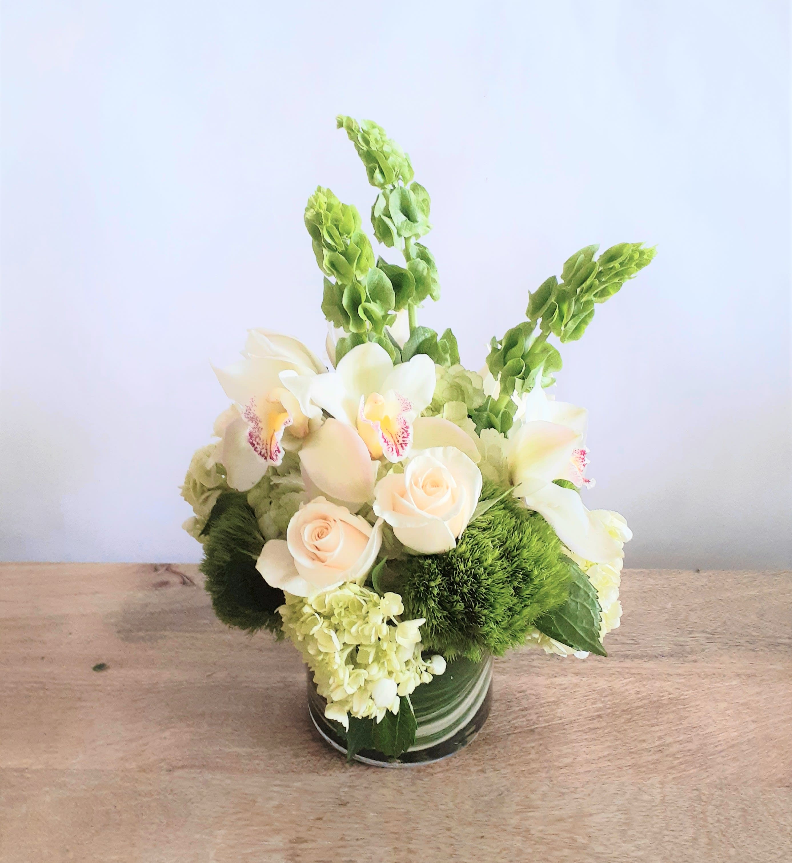 Macaroon Macaroon - Combination of Roses, Hydrangea and Cymbidium orchid