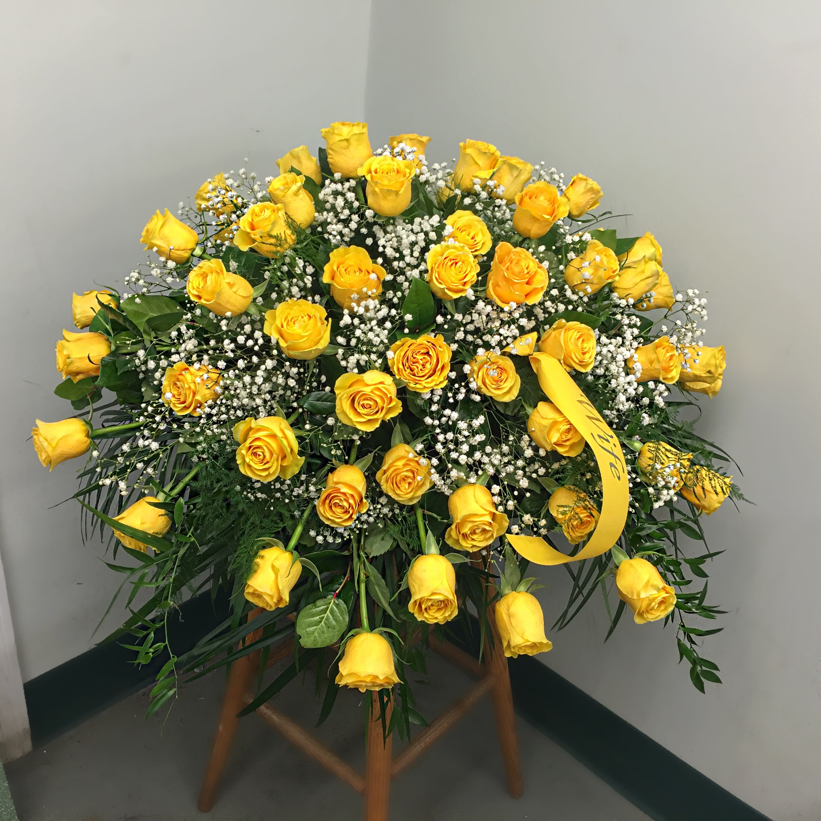 Yellow roses and baby's breath bouquet clearance