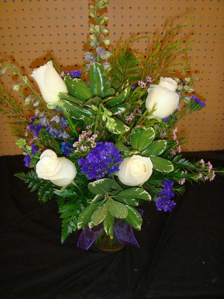 V21 Enchanted Cottage in Huntsville, AL Country Home Florist