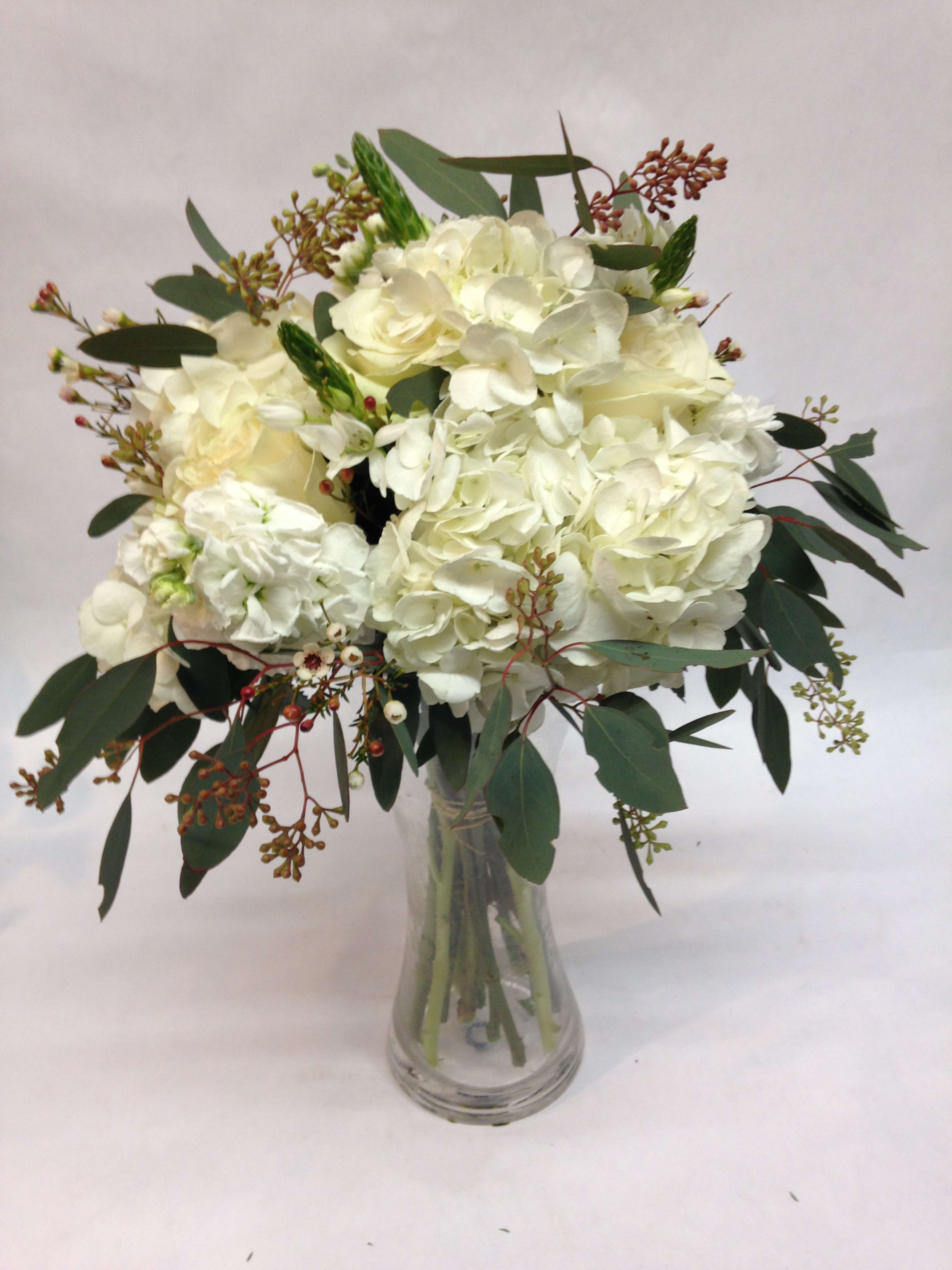 simple hydrangea bouquet