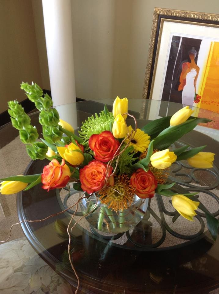 Summer nights - Yellow tulips (seasonal) with Circus roses, Gerber daisy, green fuiji