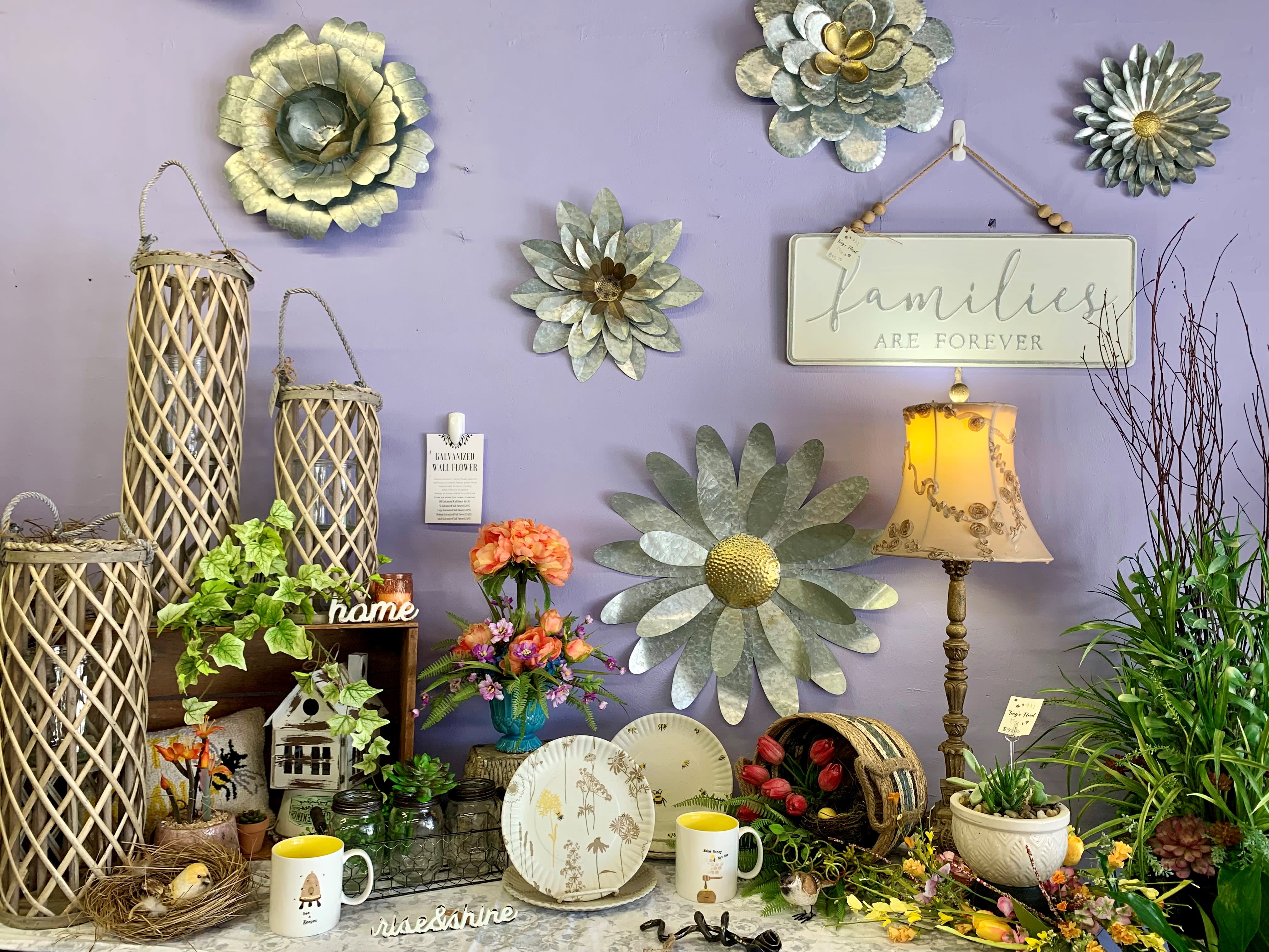 Gift in Independence, KS Twigs Floral & Gifts Inc.