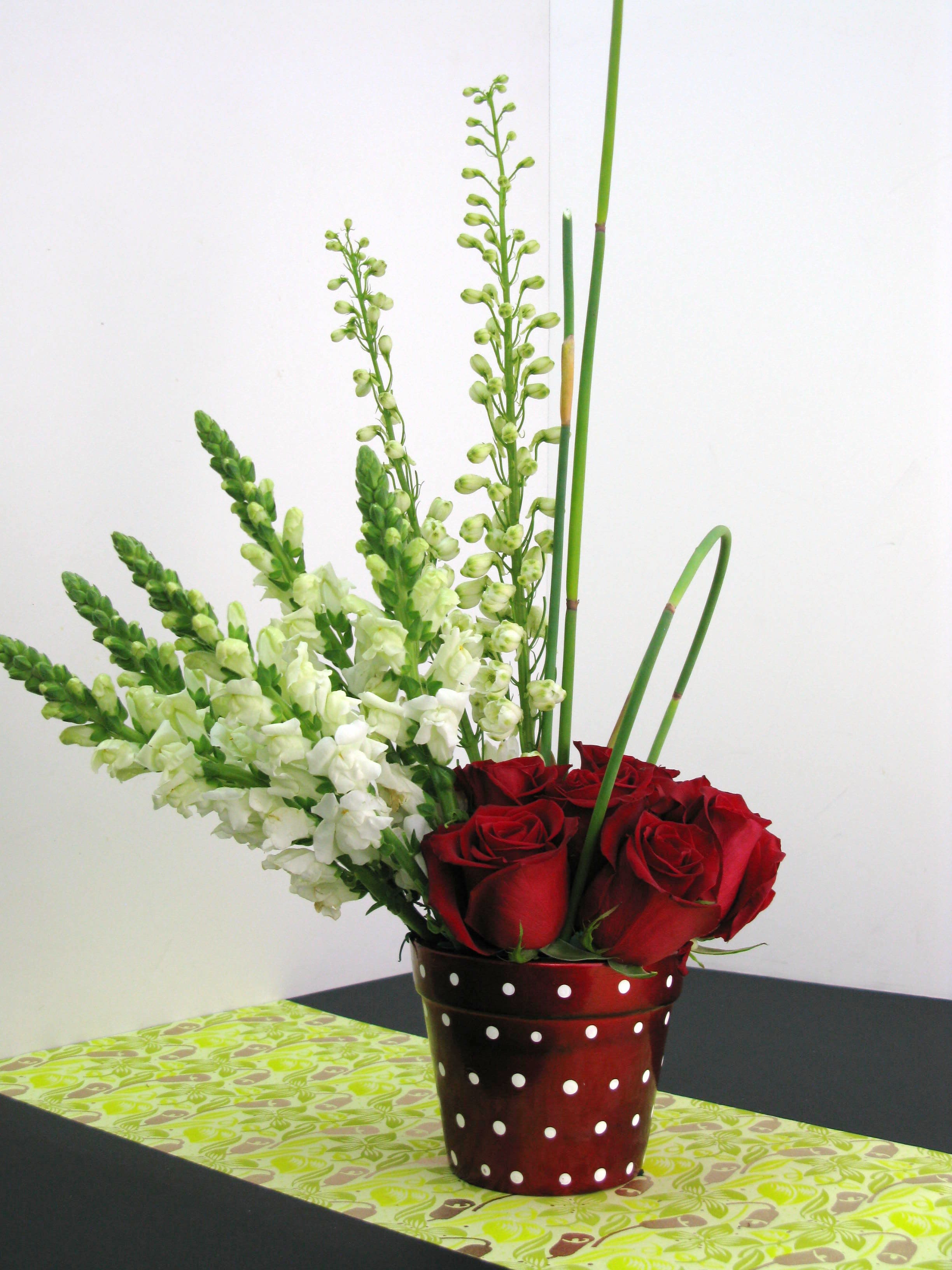 Love you  - Red Roses represent passion, love and romance. This elegant bouquet is the right way of letting that special love in your life know that the romance is still there. What better way to express all of those feelings than with this beautiful arrangement.