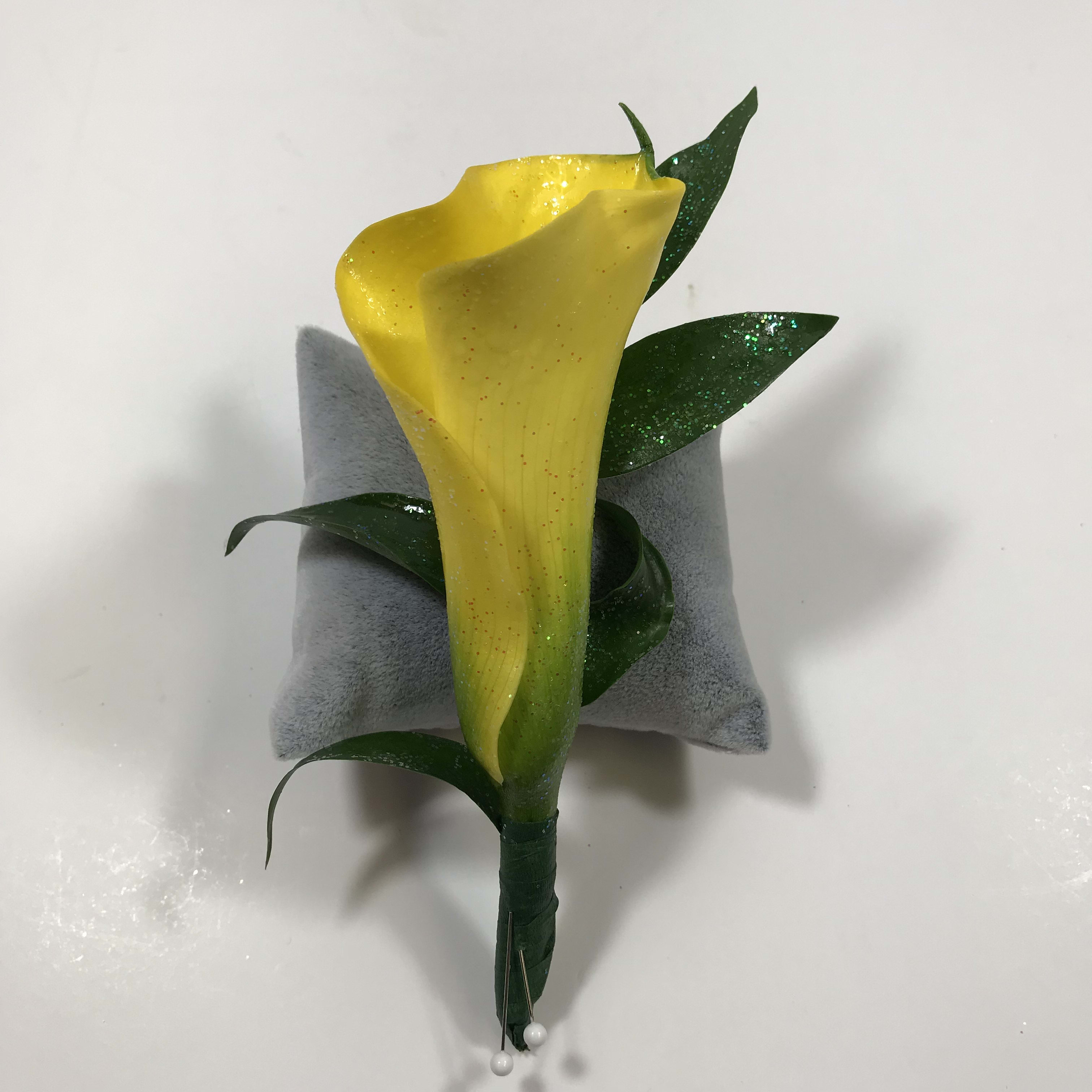 B25 Calla Lily Boutonniere - Calla Lily Boutonniere for your date's lapel.    Each order is customized for you and your date's lovely gown.