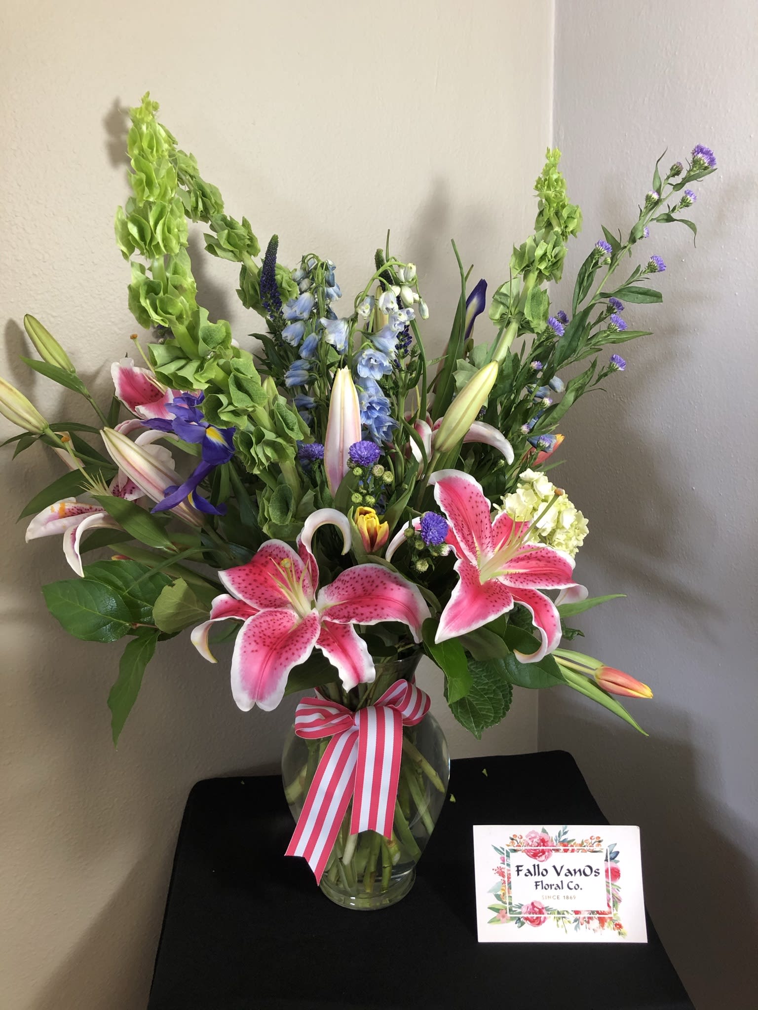 Mix it up - Delightful bright mixed vase