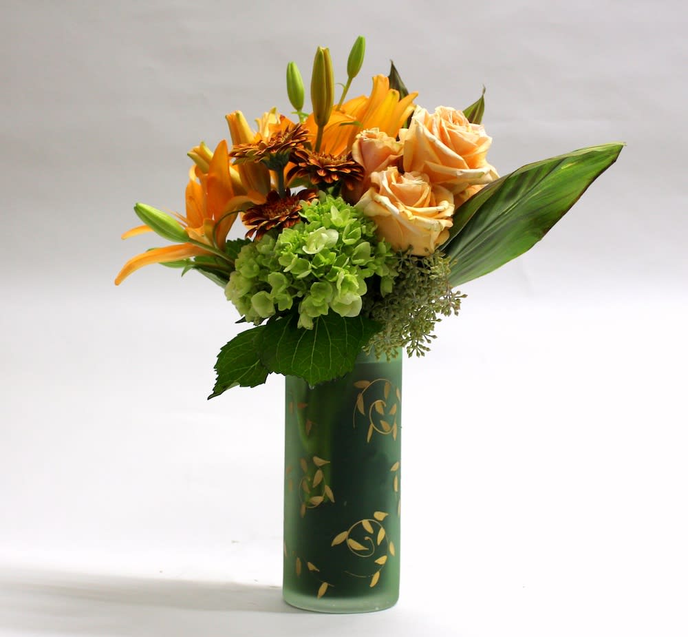 Beautiful Flower Mix - Hydrangeas, Peach Roses, Orange Asiatic Lily and Dark Orange Gerber Daises. 