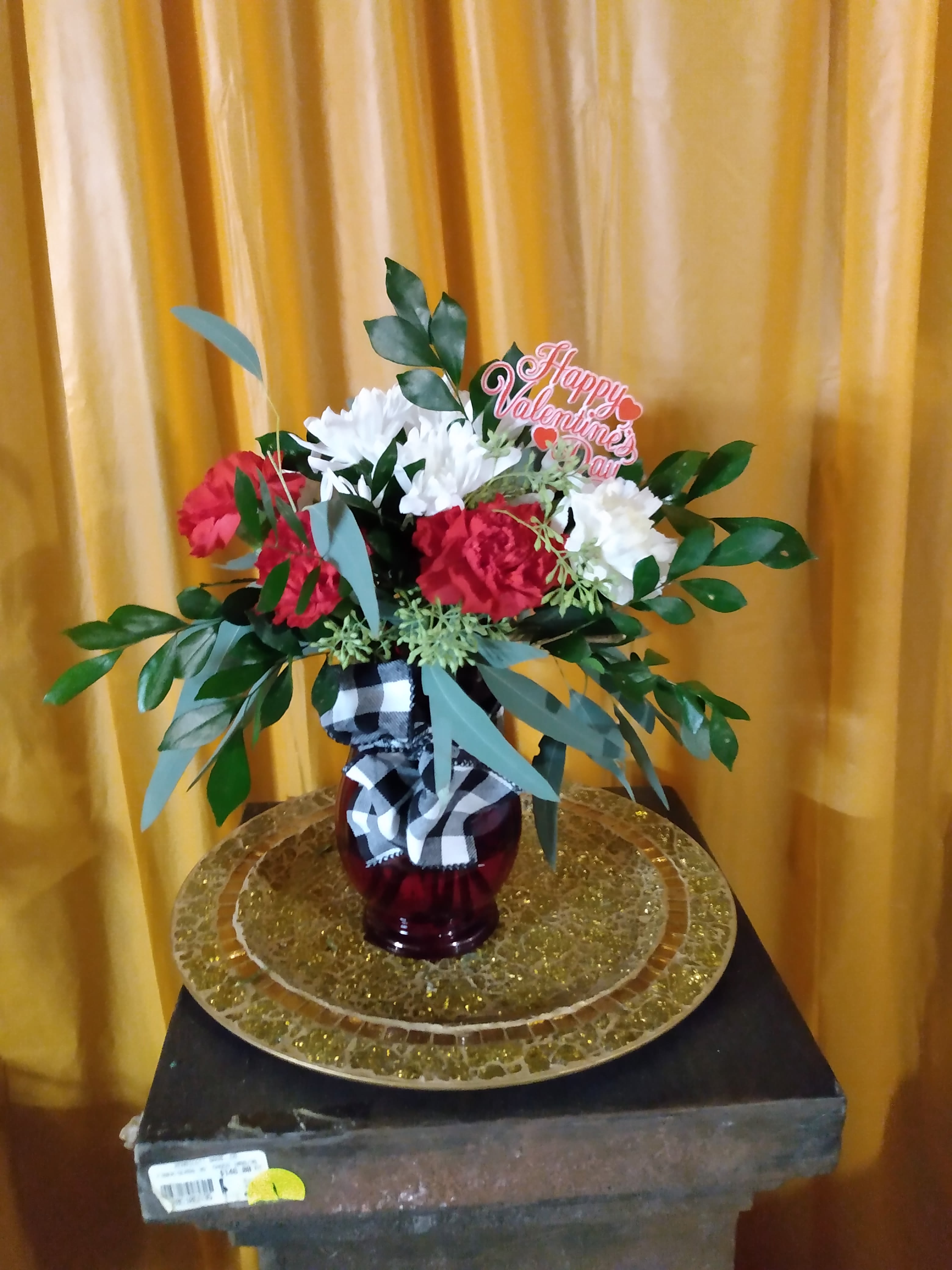Sweetie  pie  - Poms ,mini carnations ,roses etc,,,,