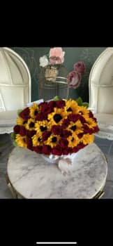 Red roses and sunflower boxes - Red roses and sunflowers in a grand box 
