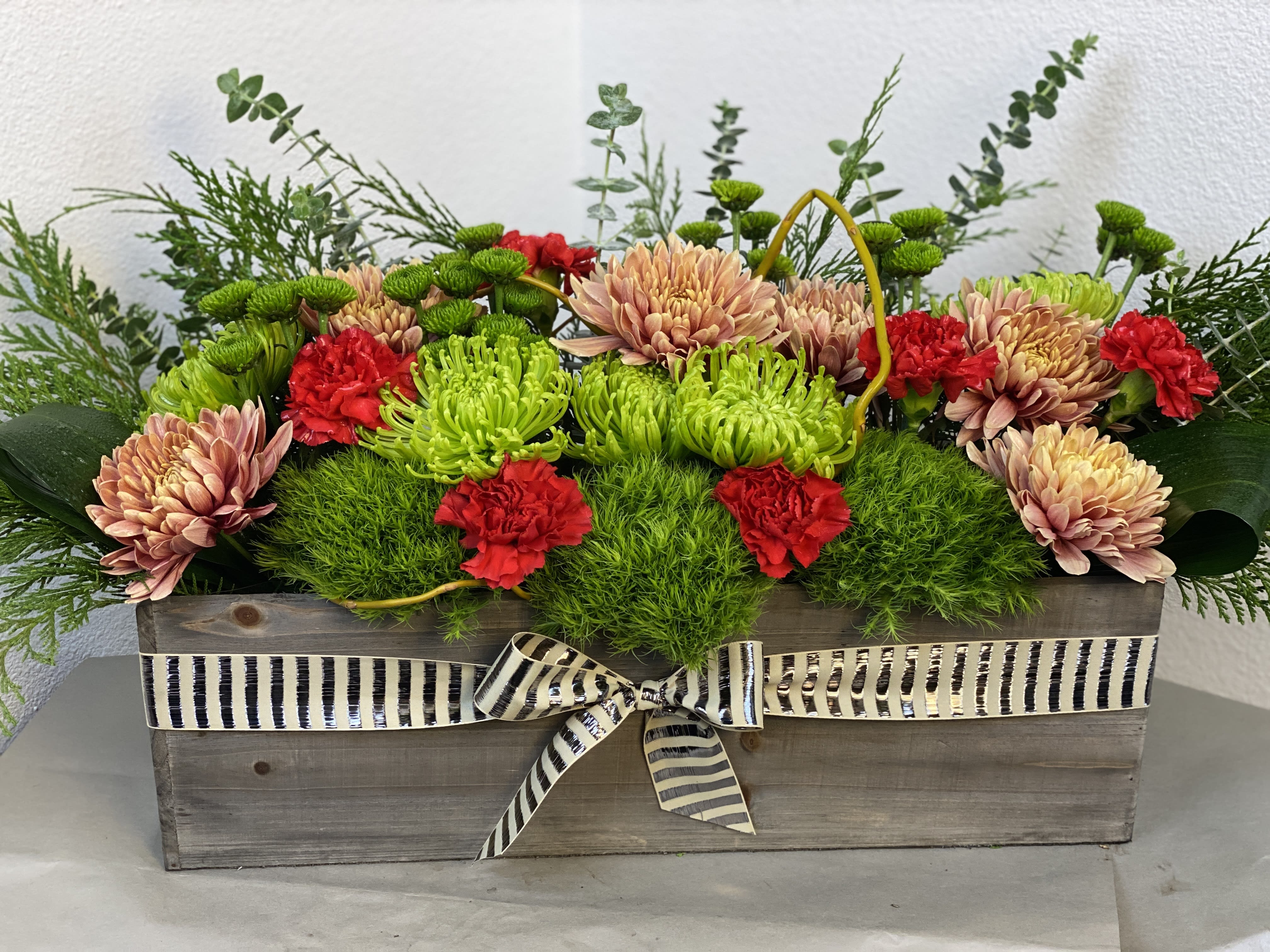 holiday table design  - Traditional holiday colors and greens for your holiday table or as a gift