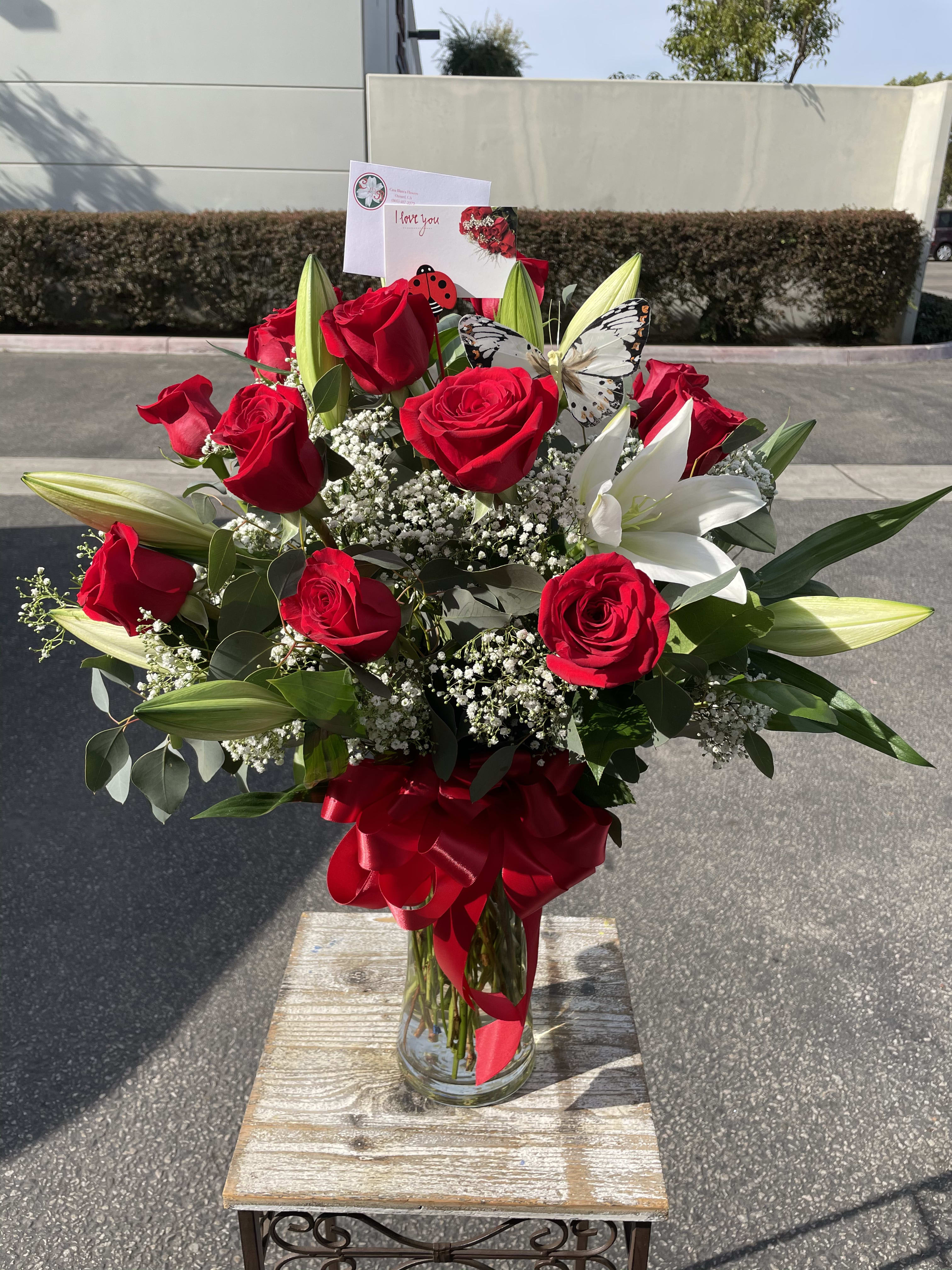 Lily & Red Roses Lily & Red Roses