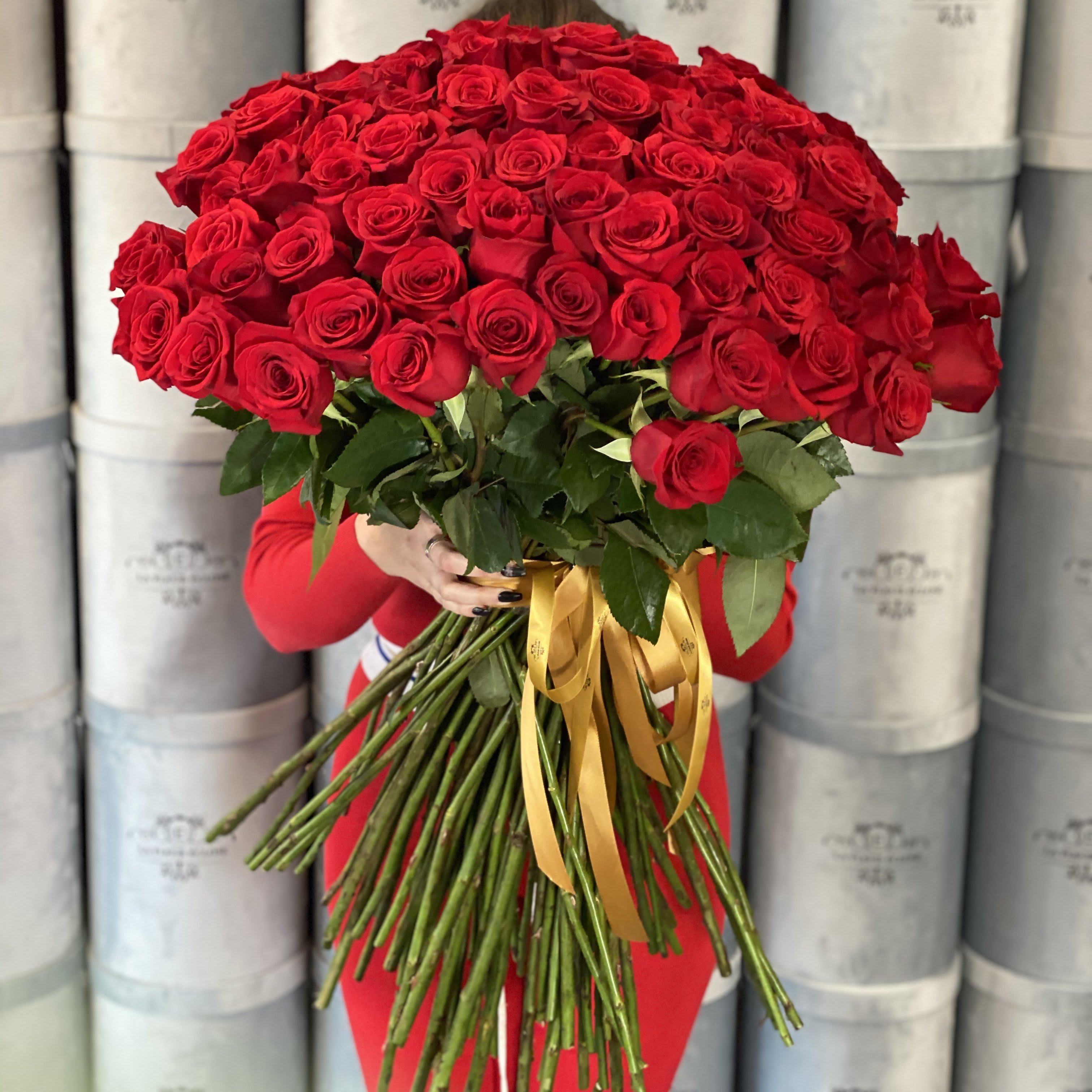 Stunner 100 Rose Vd In Encino Ca La Fleur Eclose