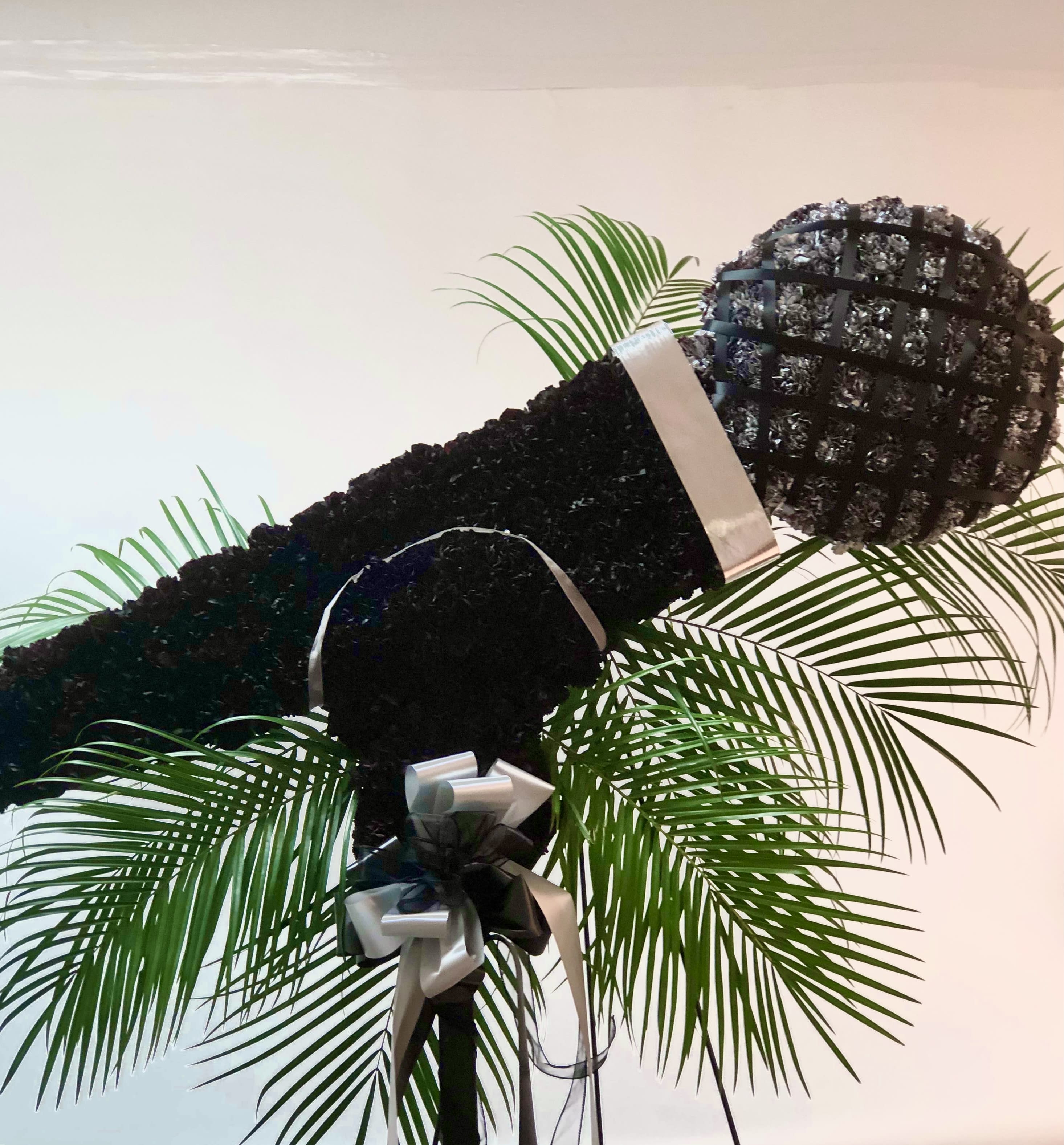 Custom Microphone Spray in Miami, FL Dolly's Florist