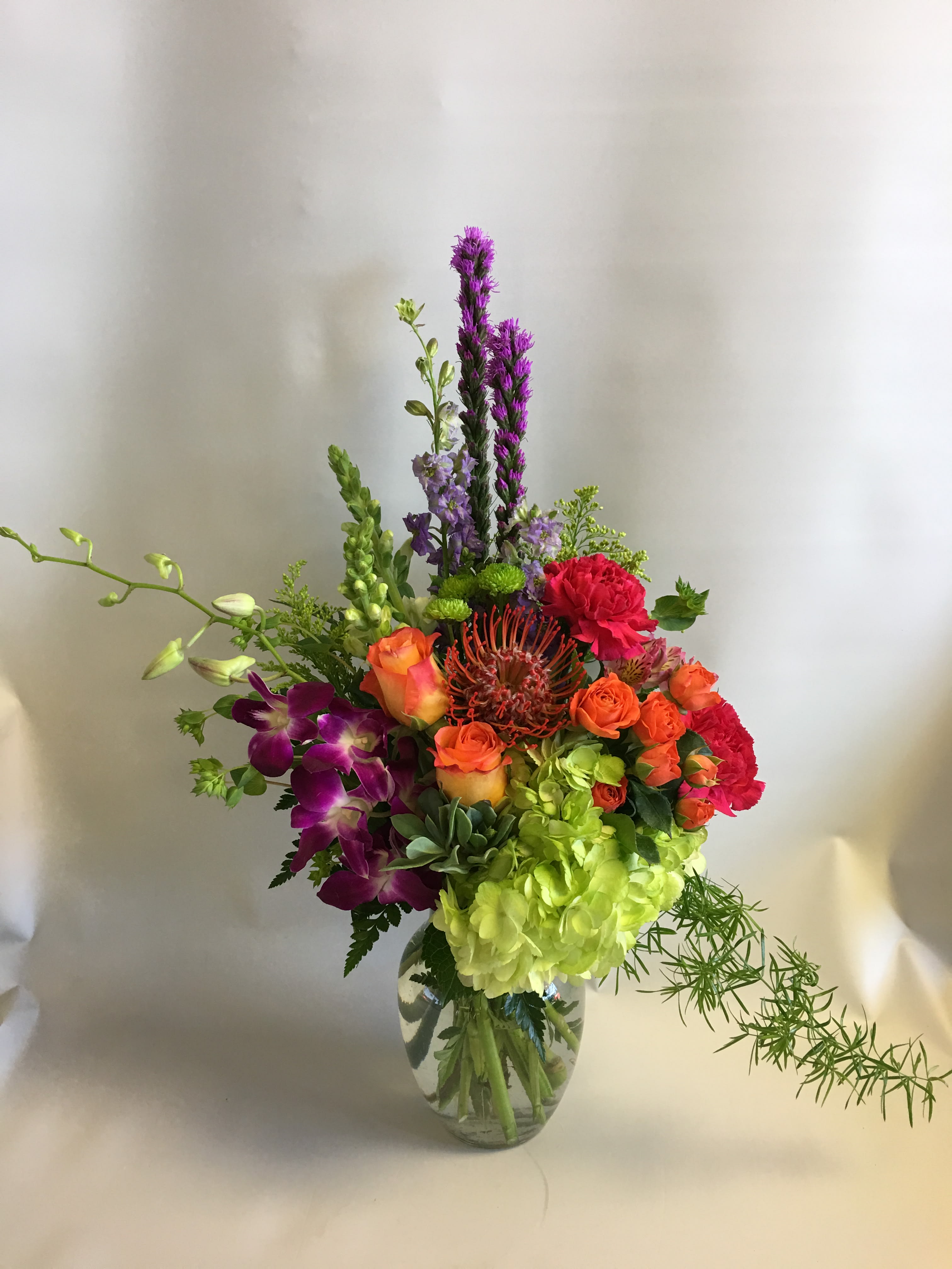 Dressed to Impress Dressed to Impress - Mixed of flowers arrangement