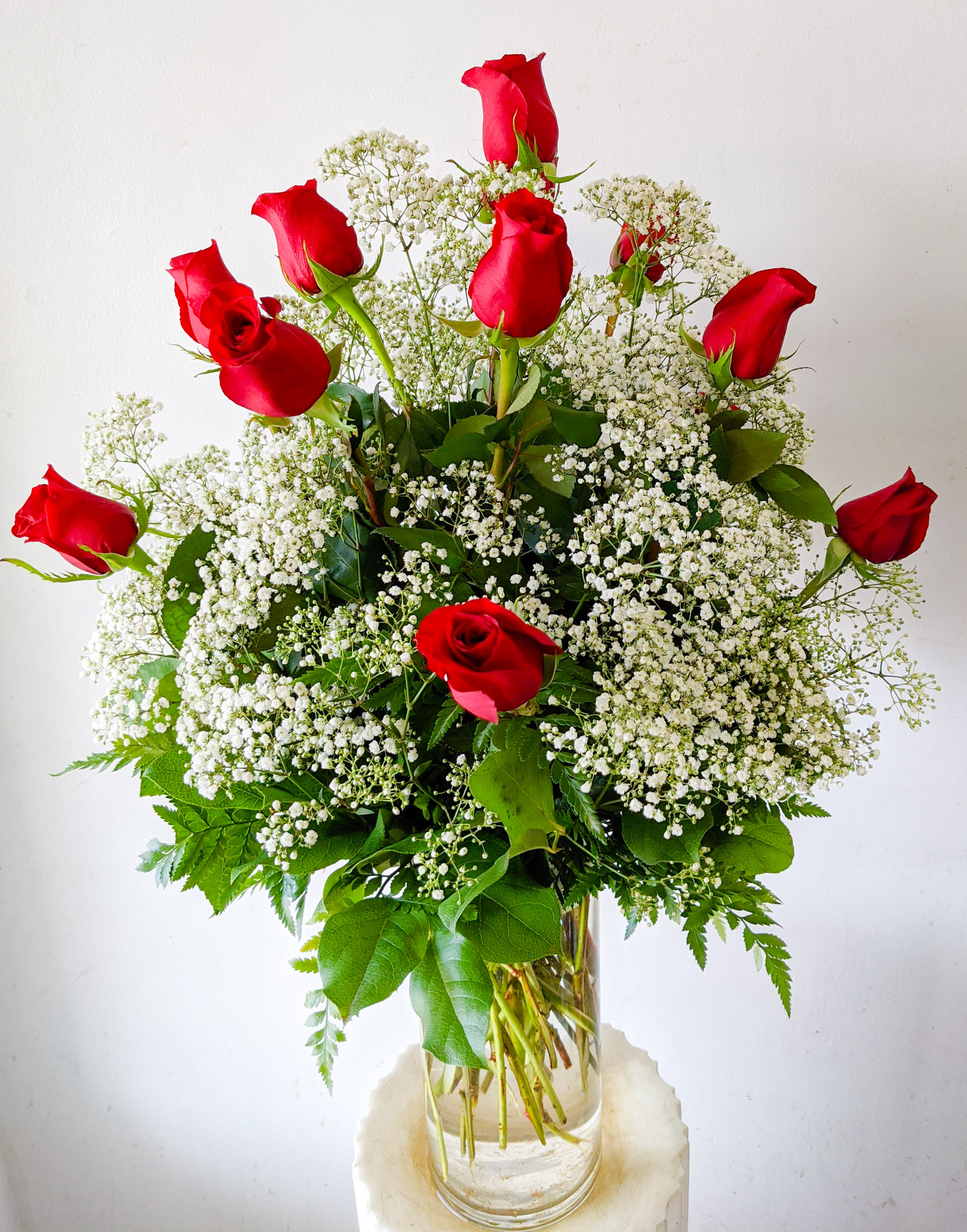 1 dozen roses - 1 dozen roses elegantly arranged in a 5&quot;x12&quot; glass cylinder vase