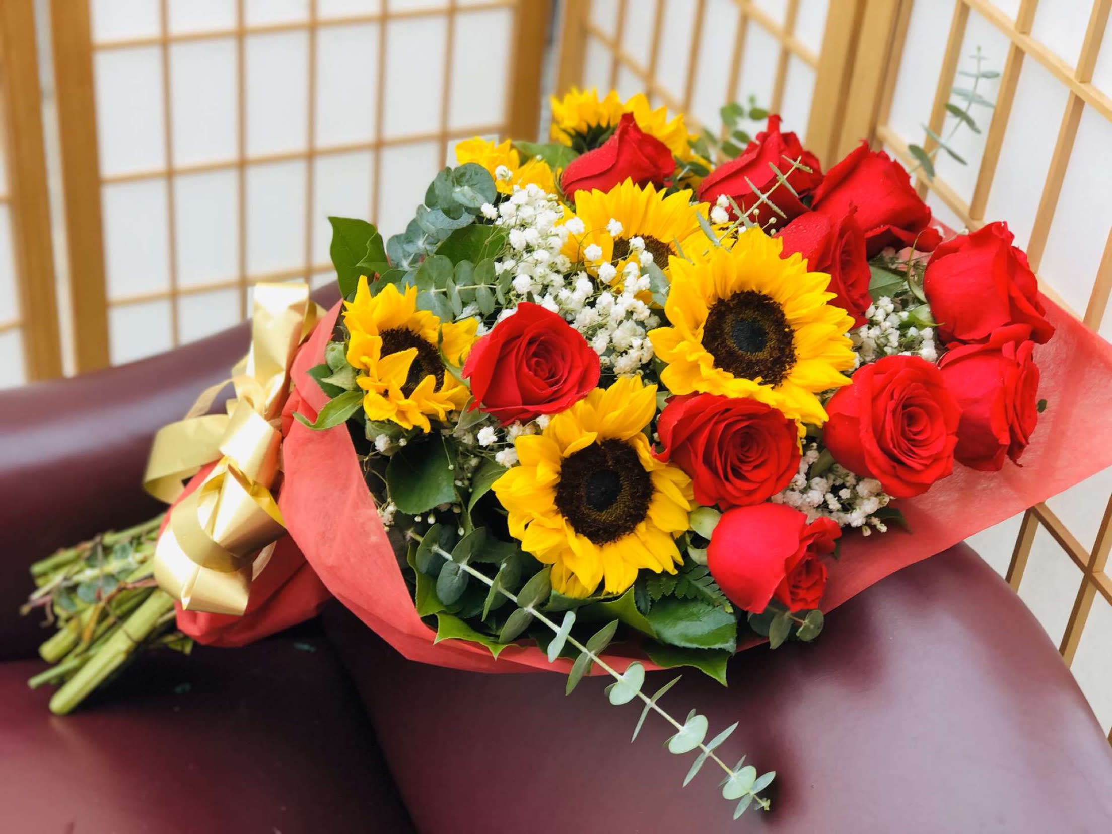 Buy RED ROSE AND SUNFLOWER BOUQUET WRAP in Las Vegas, Nv