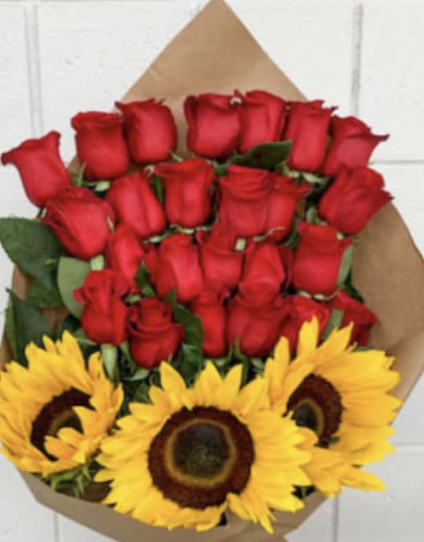 Buy RED ROSE AND SUNFLOWER BOUQUET WRAP in Las Vegas, Nv