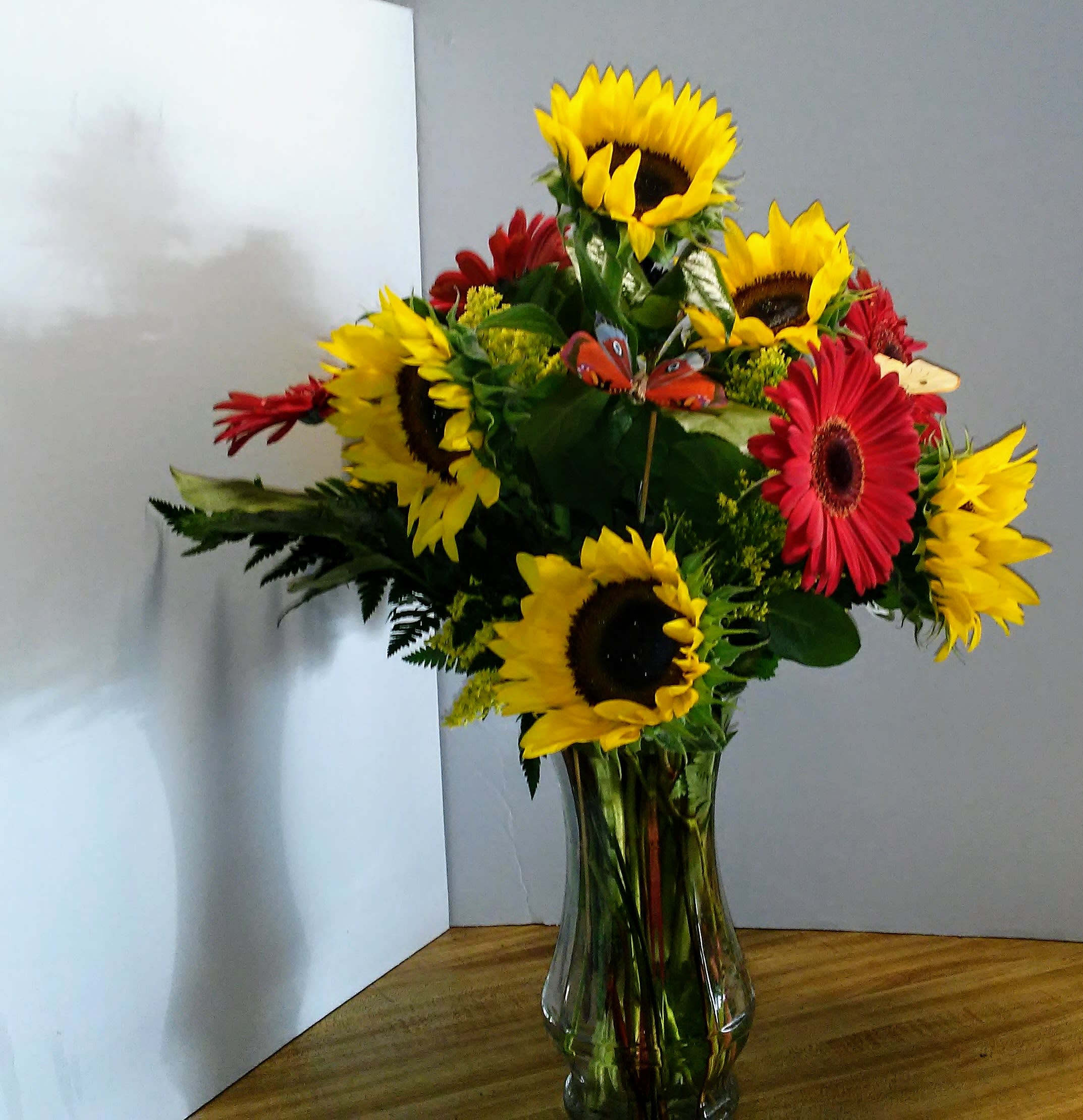 Oh Happy Day Sunflower and Gerber Daisy's - A stunning combination of Sunflowers and Gerber Daisy
