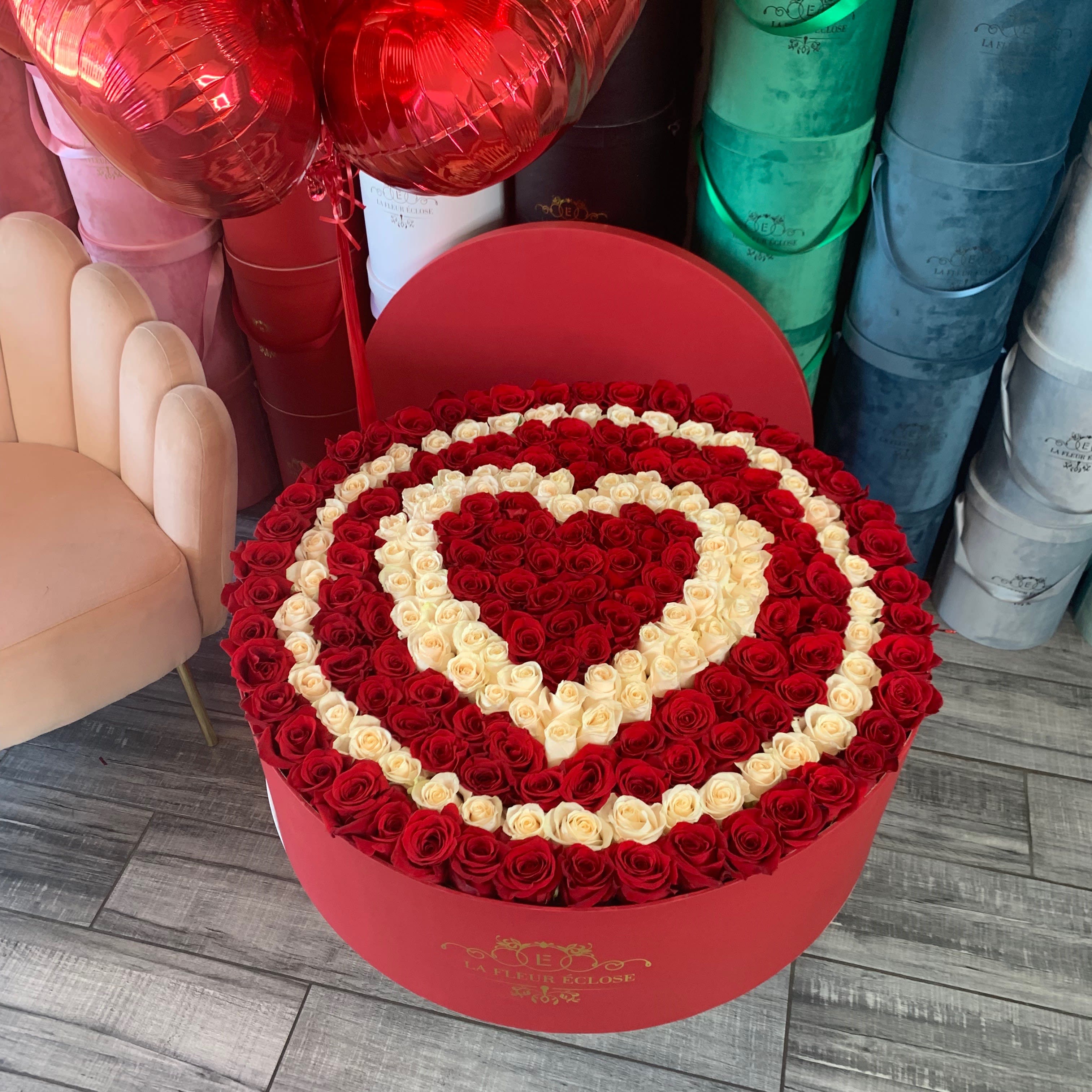 Hearts Of Roses With 300 Roses In Encino Ca La Fleur Eclose