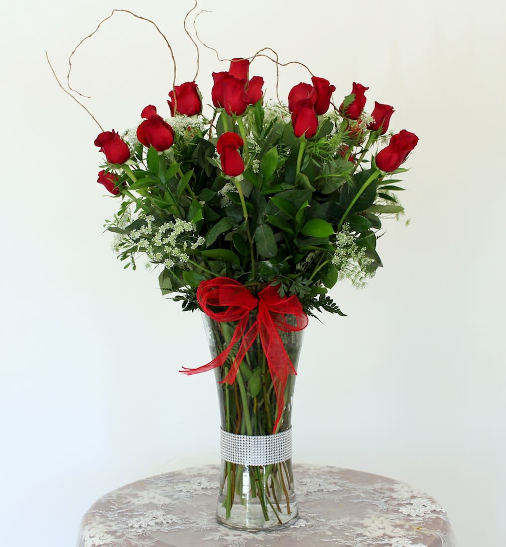 Long stemmed roses - Giant 2 dozen roses in classic vase. 
