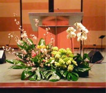  PODIUM ARRANGEMENT 10 [TTPOD10] - PODIUM ARRANGEMENT BY TWIN TOWERS FLORIST      As Shown : TTPOD10  