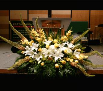  PODIUM ARRANGEMENT 105 [TTPOD105] - PODIUM ARRANGEMENT 105 BY TWIN TOWERS FLORIST      As Shown : TTPOD105 