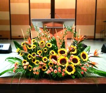 PODIUM ARRANGEMENT 28 [TTPOD28] - PODIUM ARRANGEMENT BY TWIN TOWERS FLORIST      As Shown : TTPOD28  