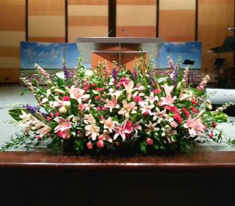  PODIUM ARRANGEMENT 39 [TTPOD39] - PODIUM ARRANGEMENT BY TWIN TOWERS FLORIST      As Shown : TTPOD39  